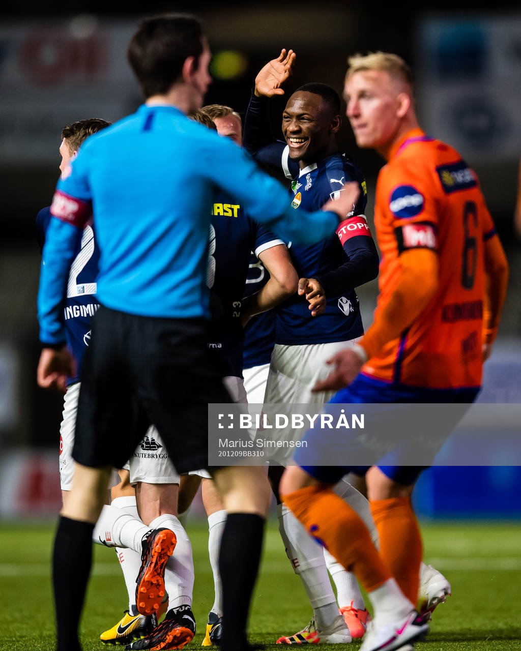 Duplexe Tchamba Bangou of Strømsgodset celebrates