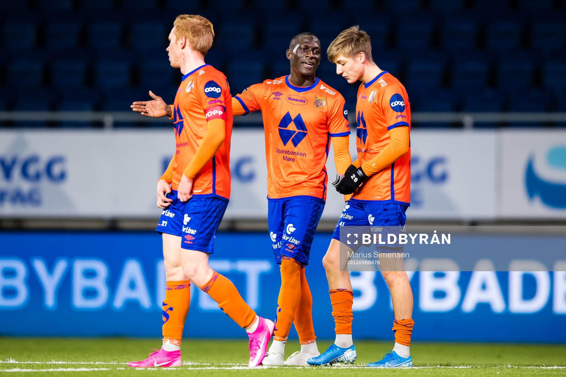 Mamadou Diaw, Markus Seehusen Karlsbakk of Aalesund looks