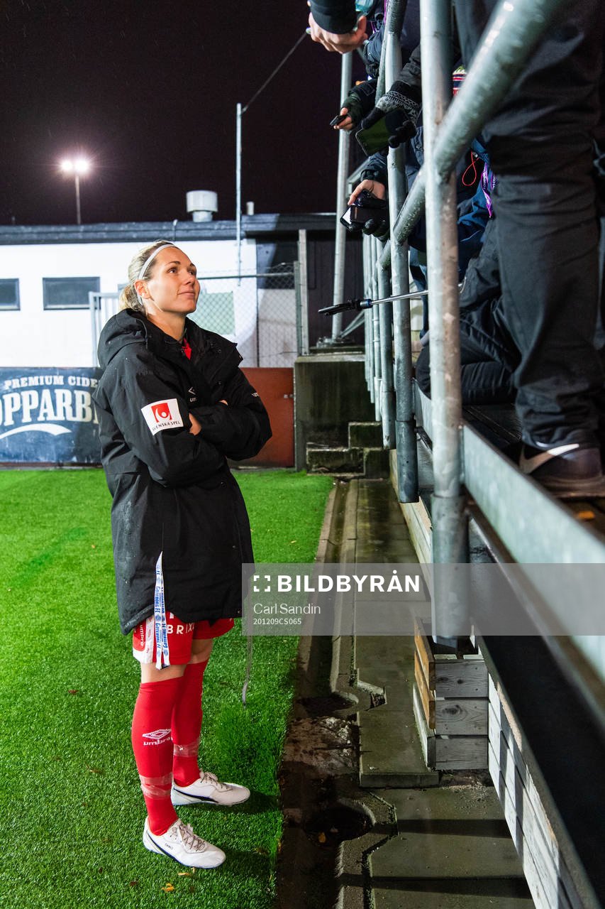 Goalkeeper Jennifer Falk of Göteborg is interviewed