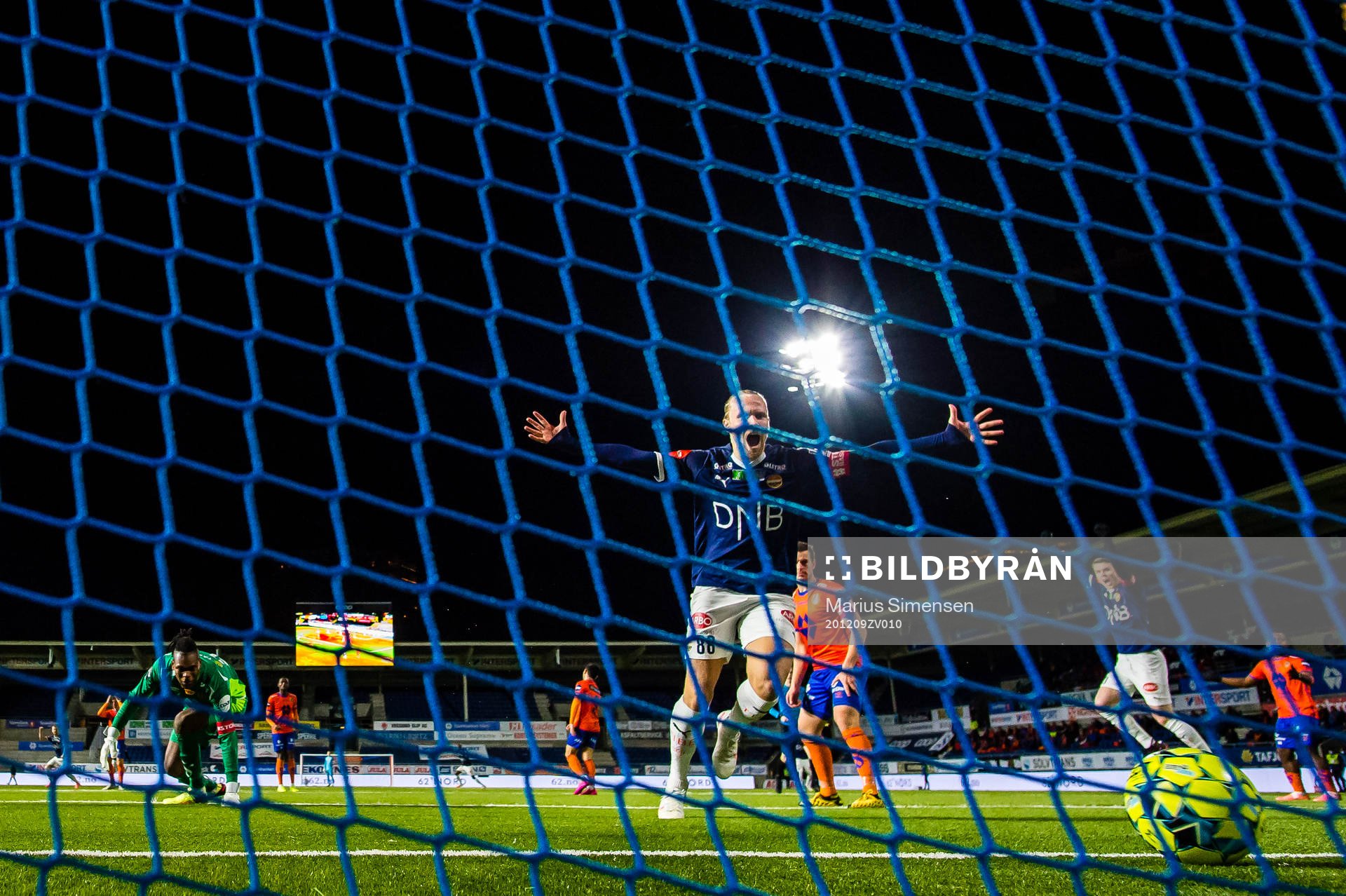 Lars-Jørgen Salvesen of Strømsgodset celebrates