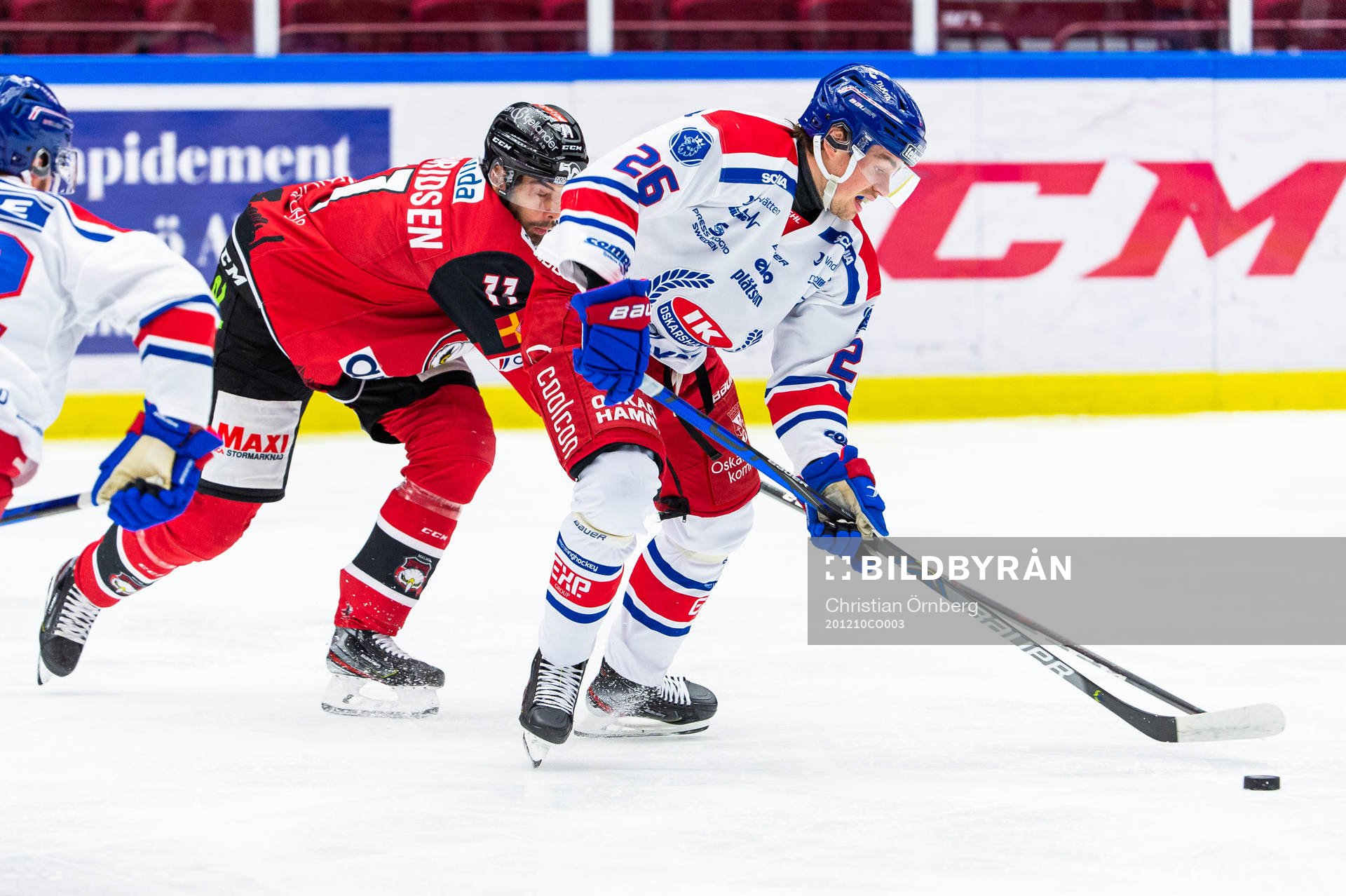 Oskarshamns Filip Karlsson och Malmö Redhawks Markus