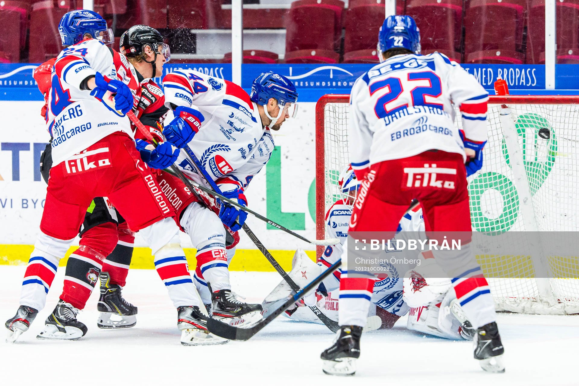 Malmö Redhawks Emil Sylvegård gör 2-0 bakom Oskarshamns
