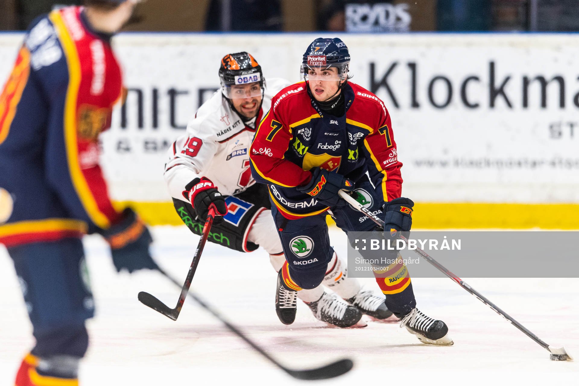Örebros Ludvig Rensfeldt  och Djurgårdens Bobby Nardella