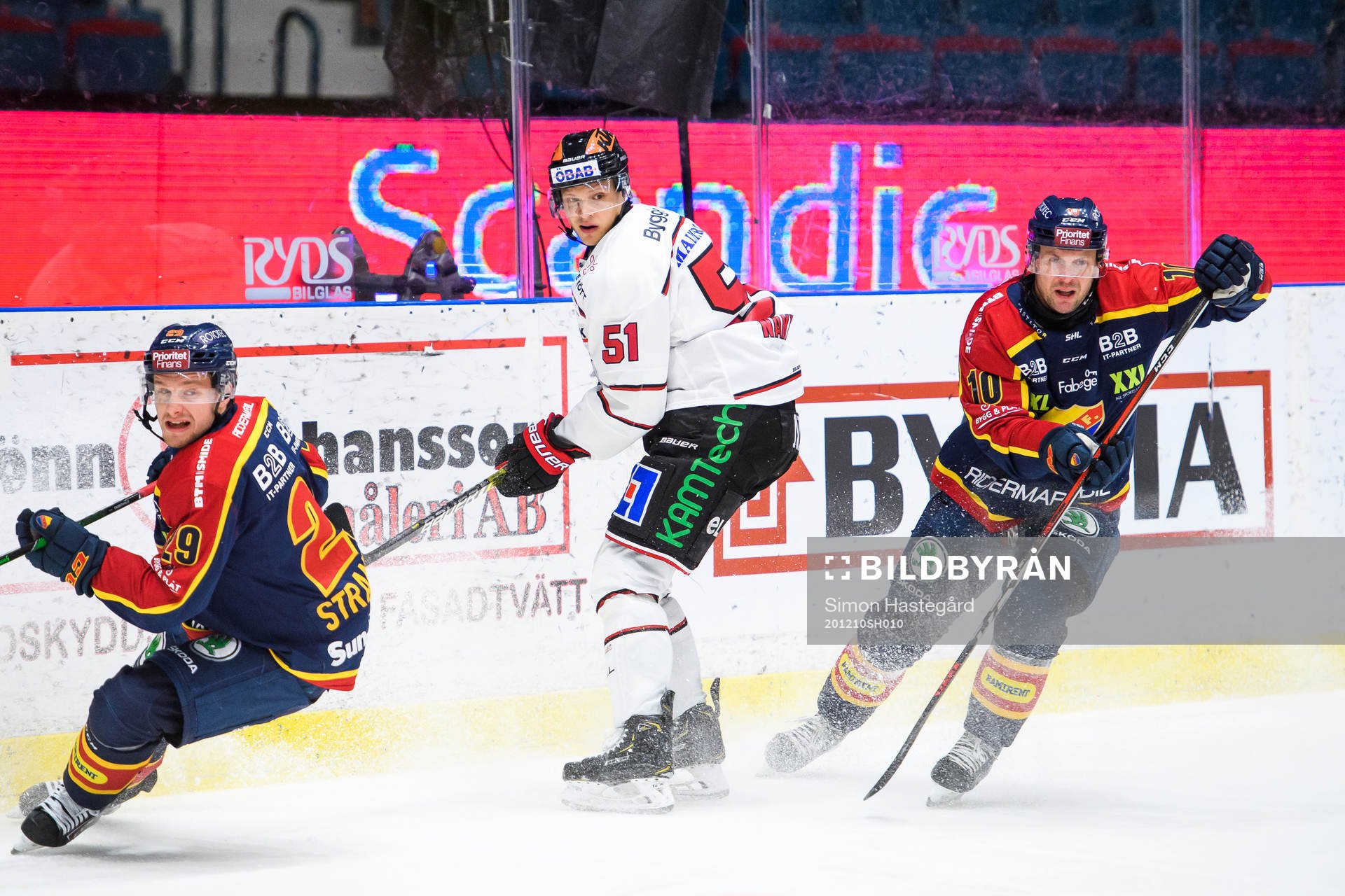 Djurgårdens Sebastian Strandberg och Niclas Bergfors i en