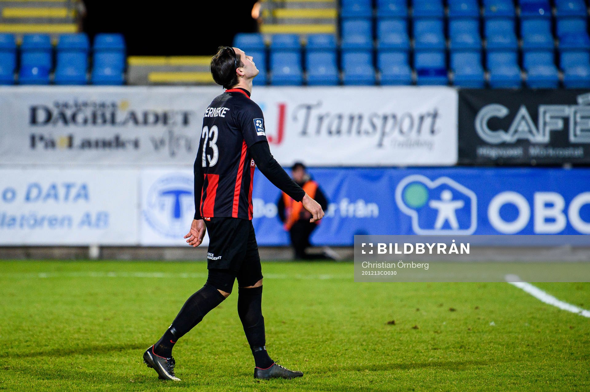 Brommapojkarnas Philip Haglund deppar