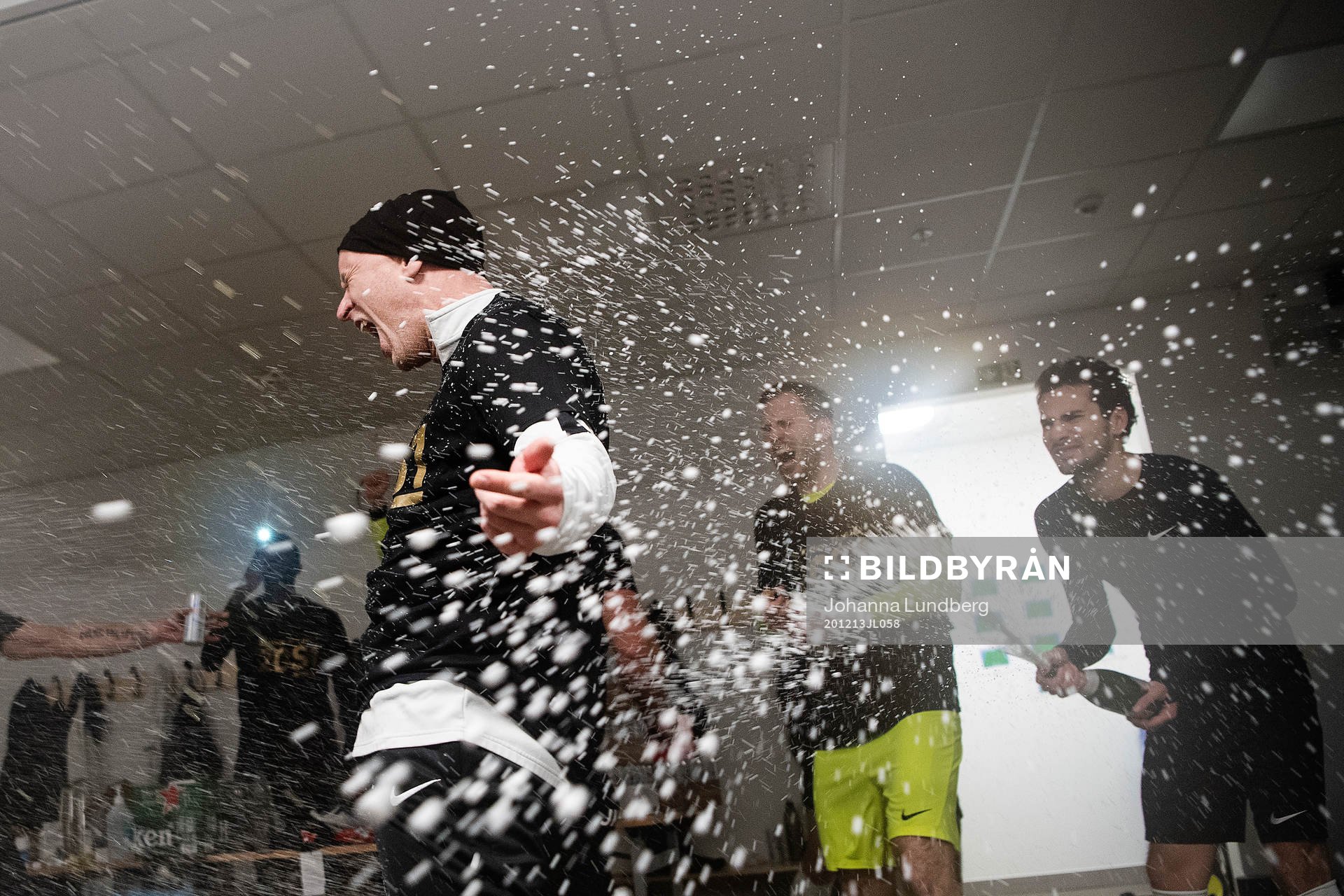 Landskronas tränare Billy Magnusson jublar i