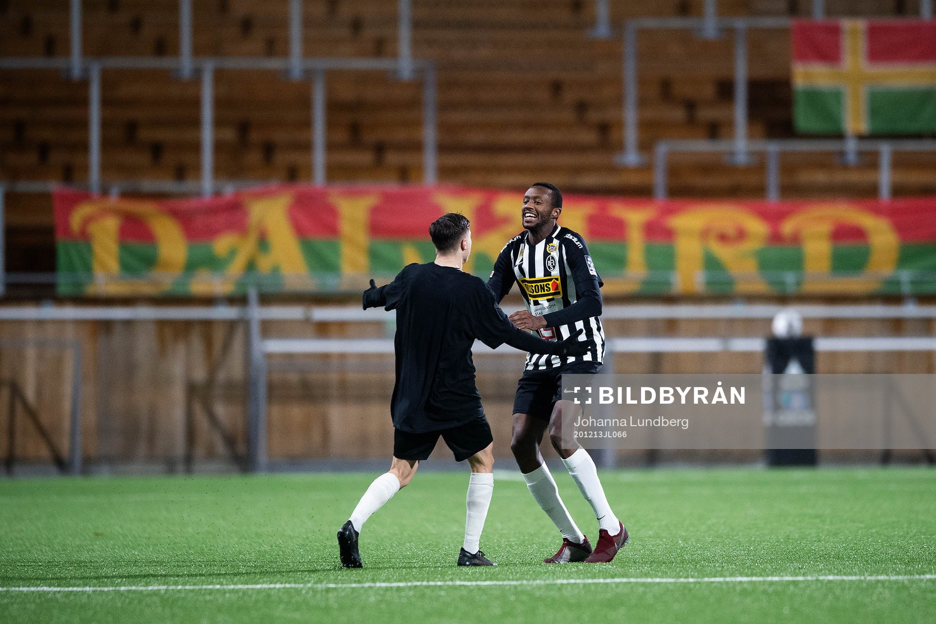 Landskronas Herve Prudence Nshimirimana jublar vid