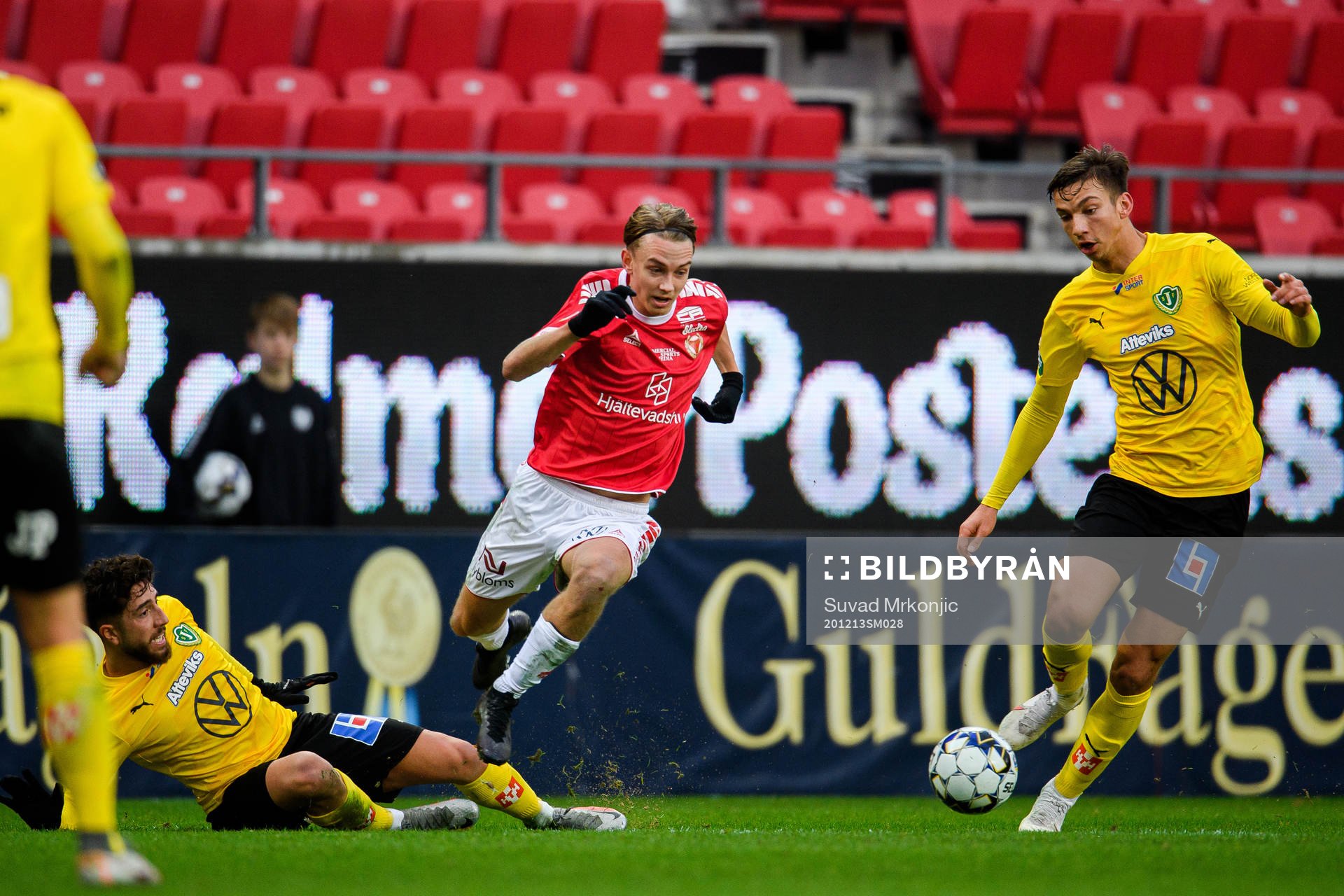 Kalmars Isak Magnusson och Jönköpings Moustafa Zeidan