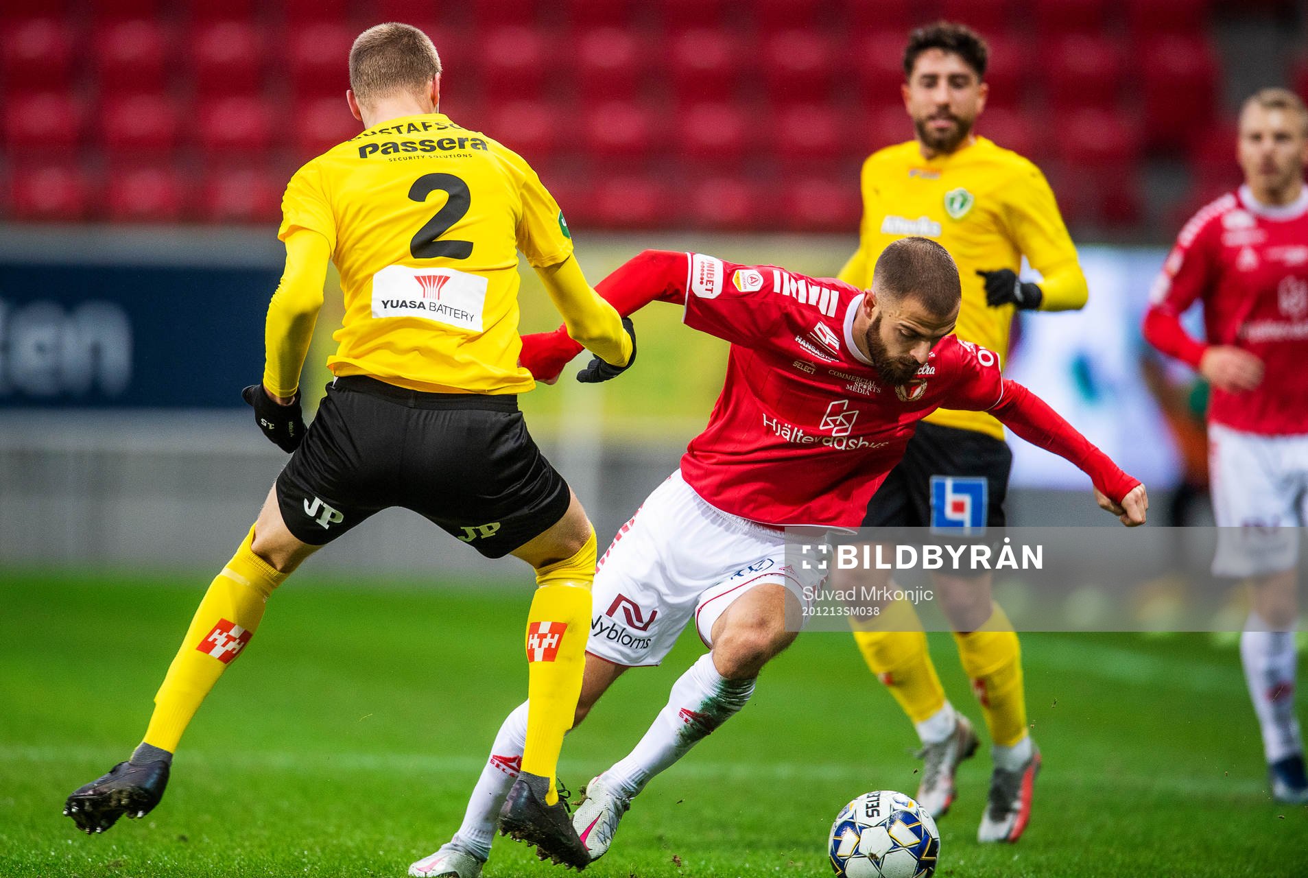Kalmars Filip Sachpekidis och Jönköpings Elias Gustafson