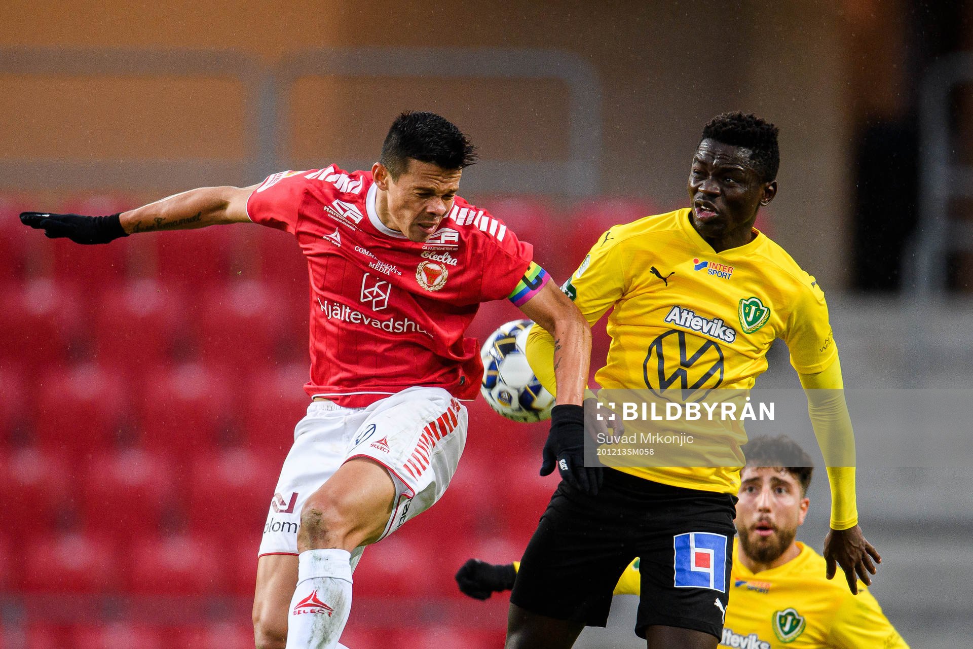 Kalmars Romario Pereira Sipiao och Jönköpings Eric Johana