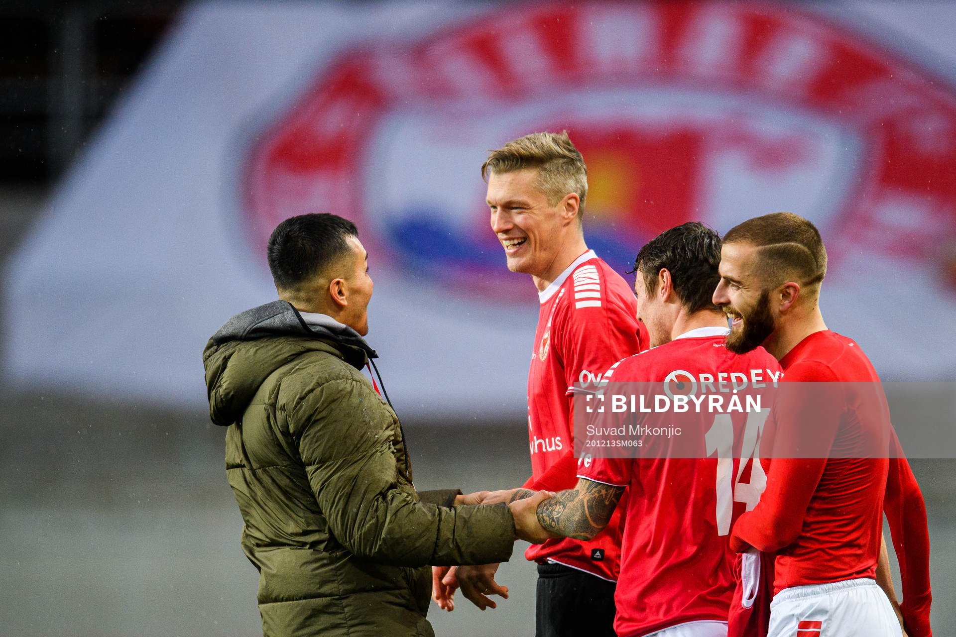 Kalmars Viktor Elm jublar efter fotbollsmatchen i kvalet till Allsvenskan mellan Kalmar och Jönköpings Södra den 13 december 2020 i Kalmar.