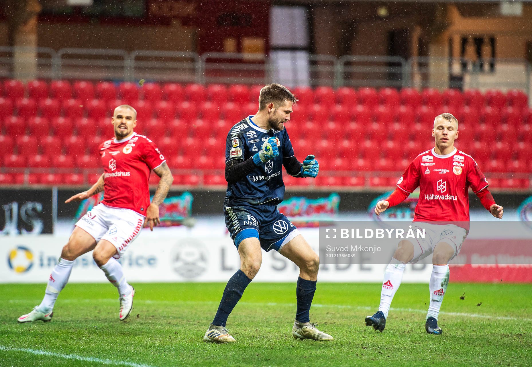 Kalmars målvakt Lucas Hägg Johansson jublar