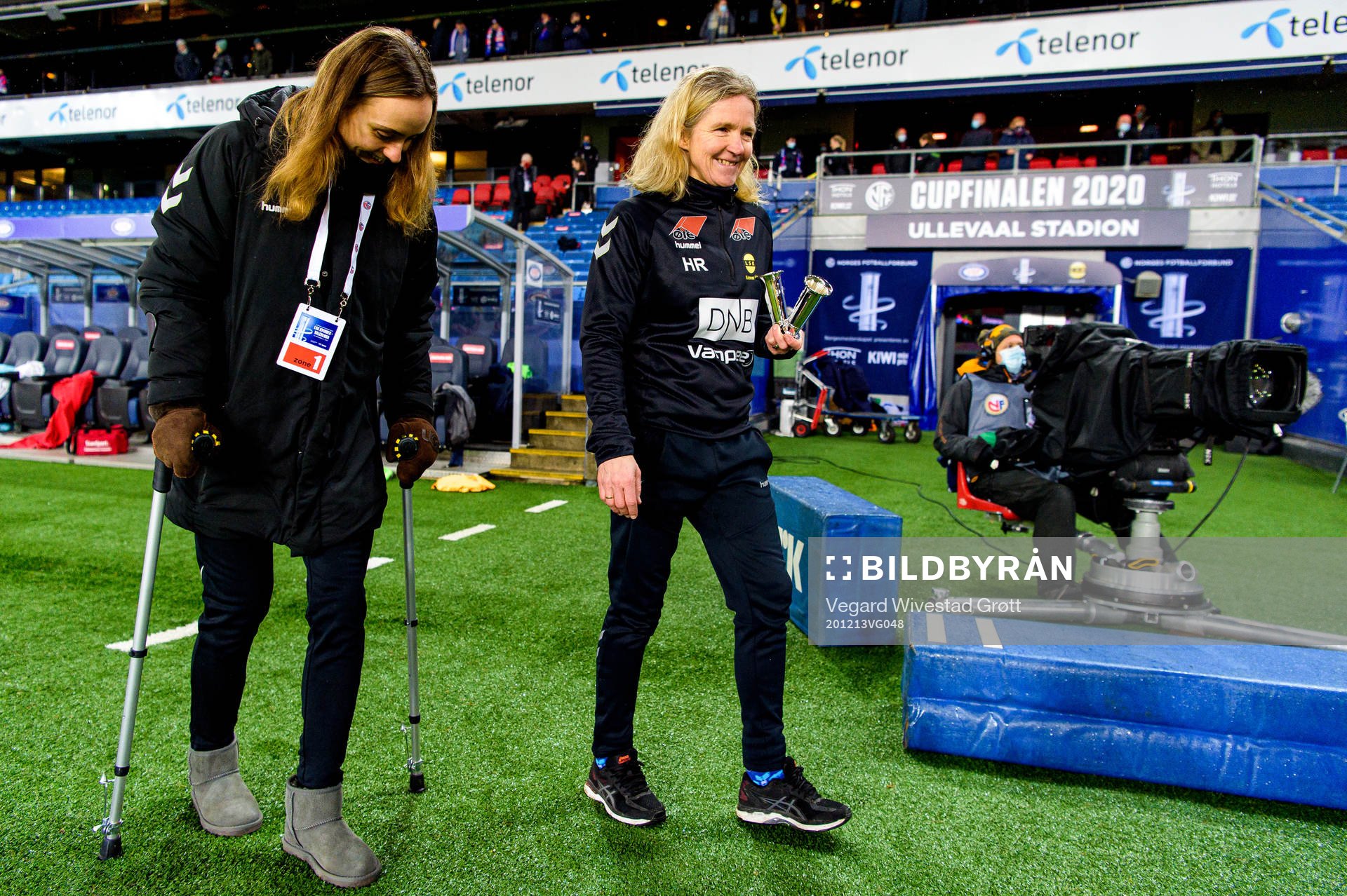 Andrea Wilmann and Hege Riise, head coach of LSK Kvinner