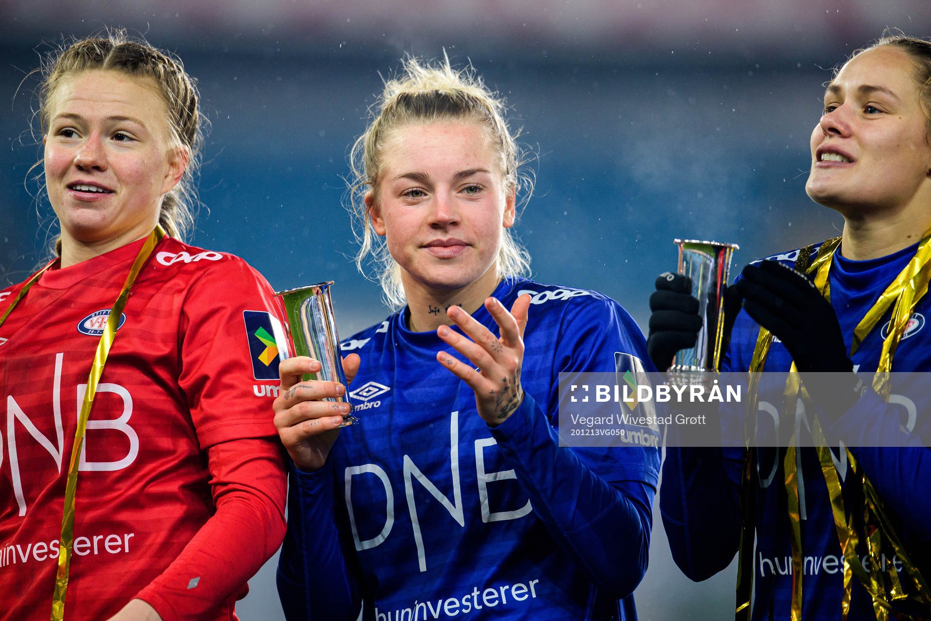 Marie Dølvik Markussen of Vålerenga celebrastes