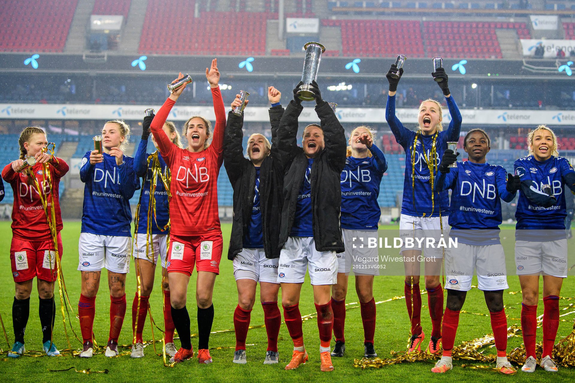 Marie Dølvik Markussen, goalkeeper Hannah Grace Seabert,