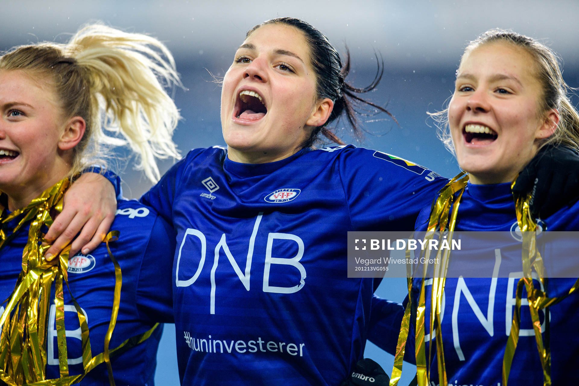 Dejana Stefanovic of Vålerenga celebrates