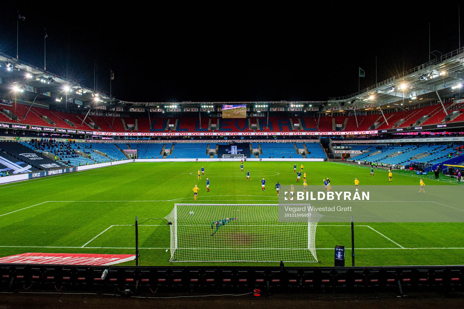 General view of Ullevaal Stadion as Marie Dølvik Markussen