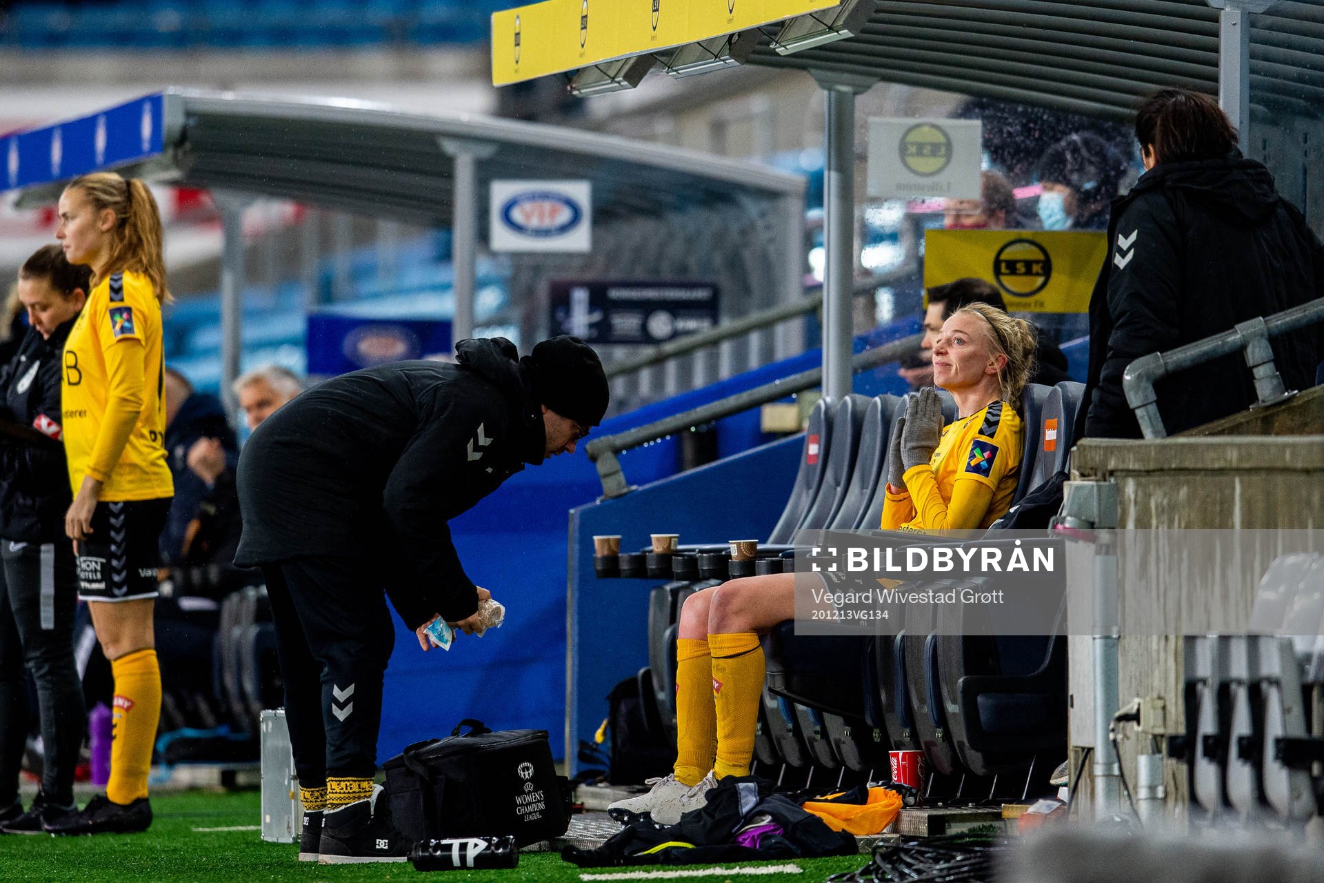 Ina Gausdal of LSK Kvinner with an injury