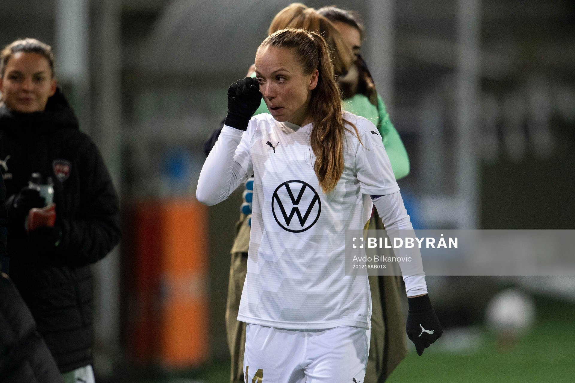 Rosengårds Malin Levenstad crying