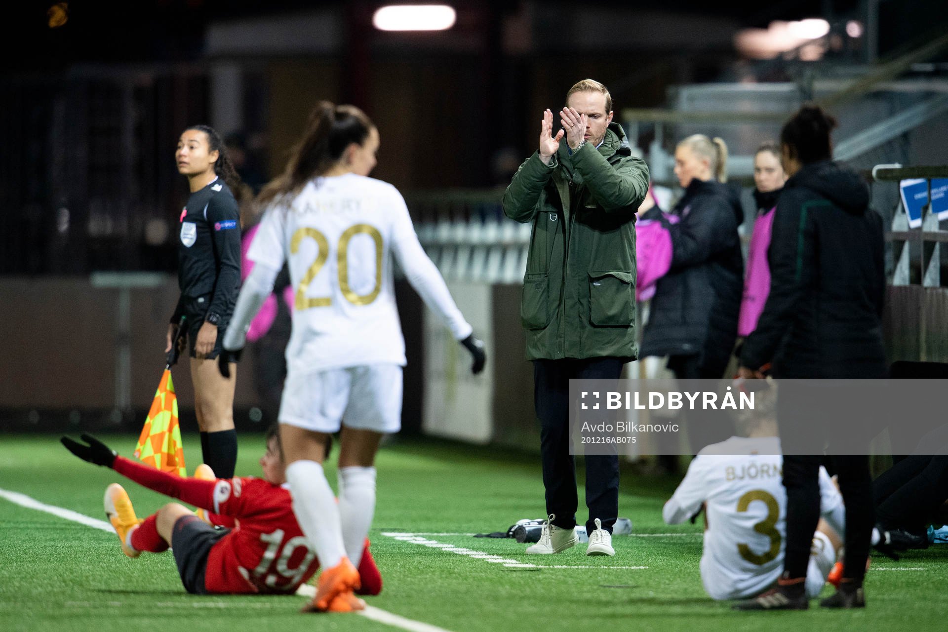 Rosengårds coach Jonas Eidevall react