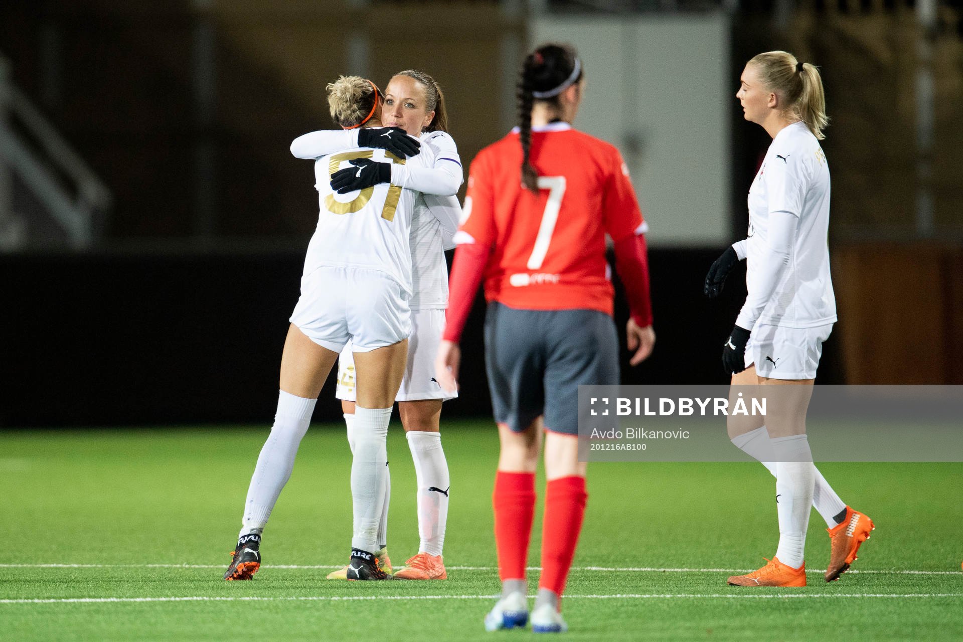 Rosengårds Sanne Troelsgaard and Malin Levenstad