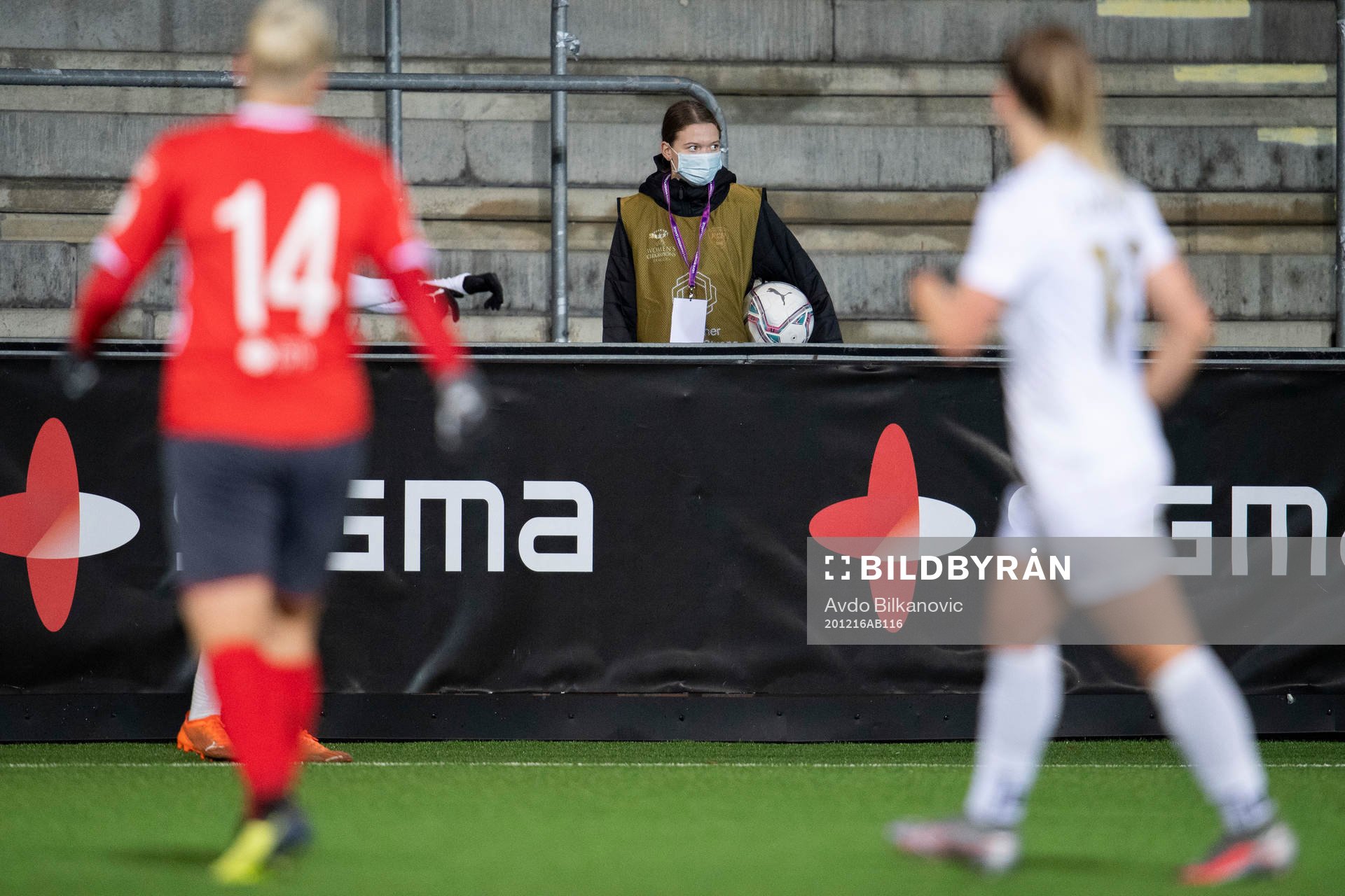 Ballgirl