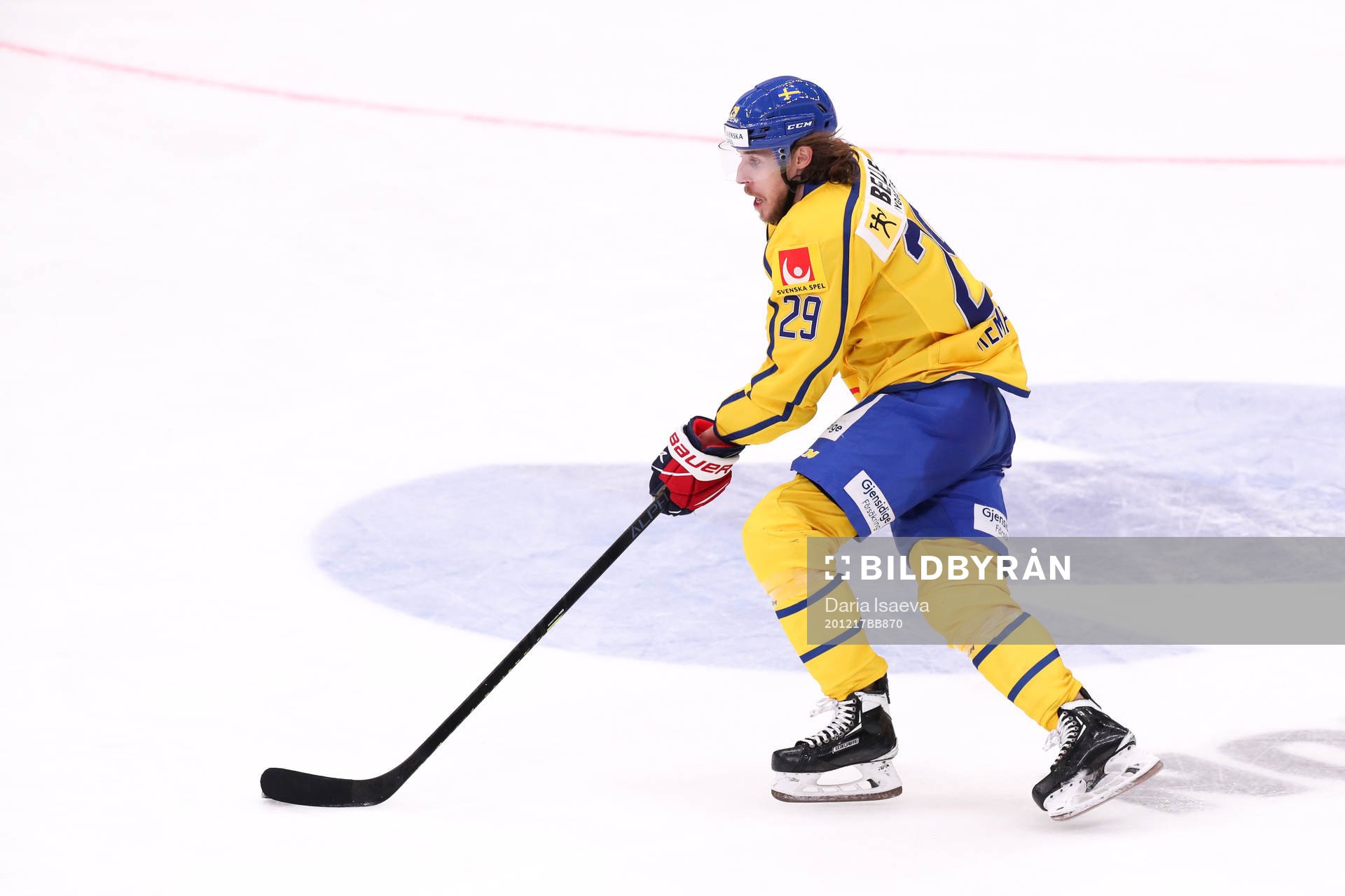 Mario Kempe of Sweden