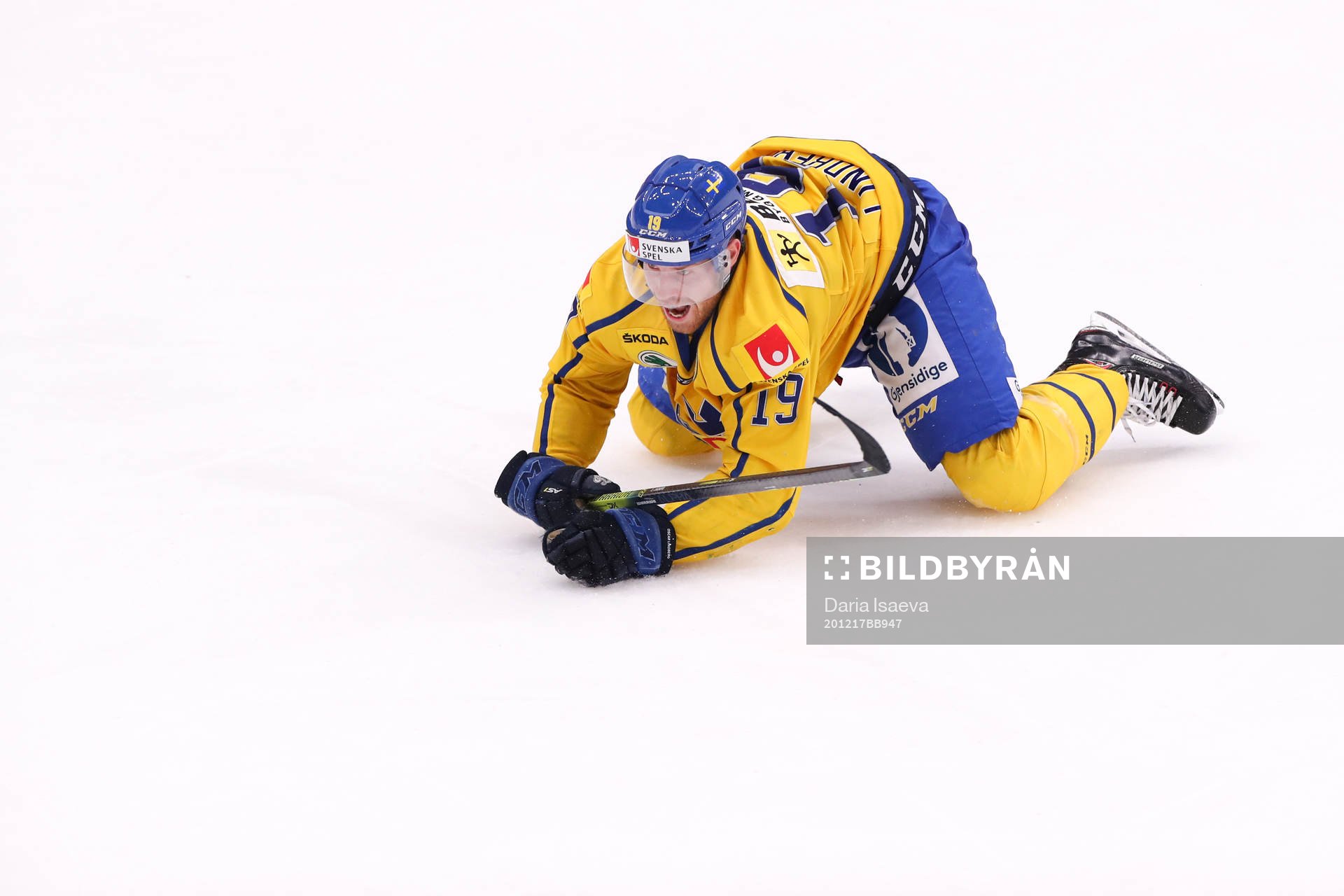 Oskar Lindberg of Sweden reacts