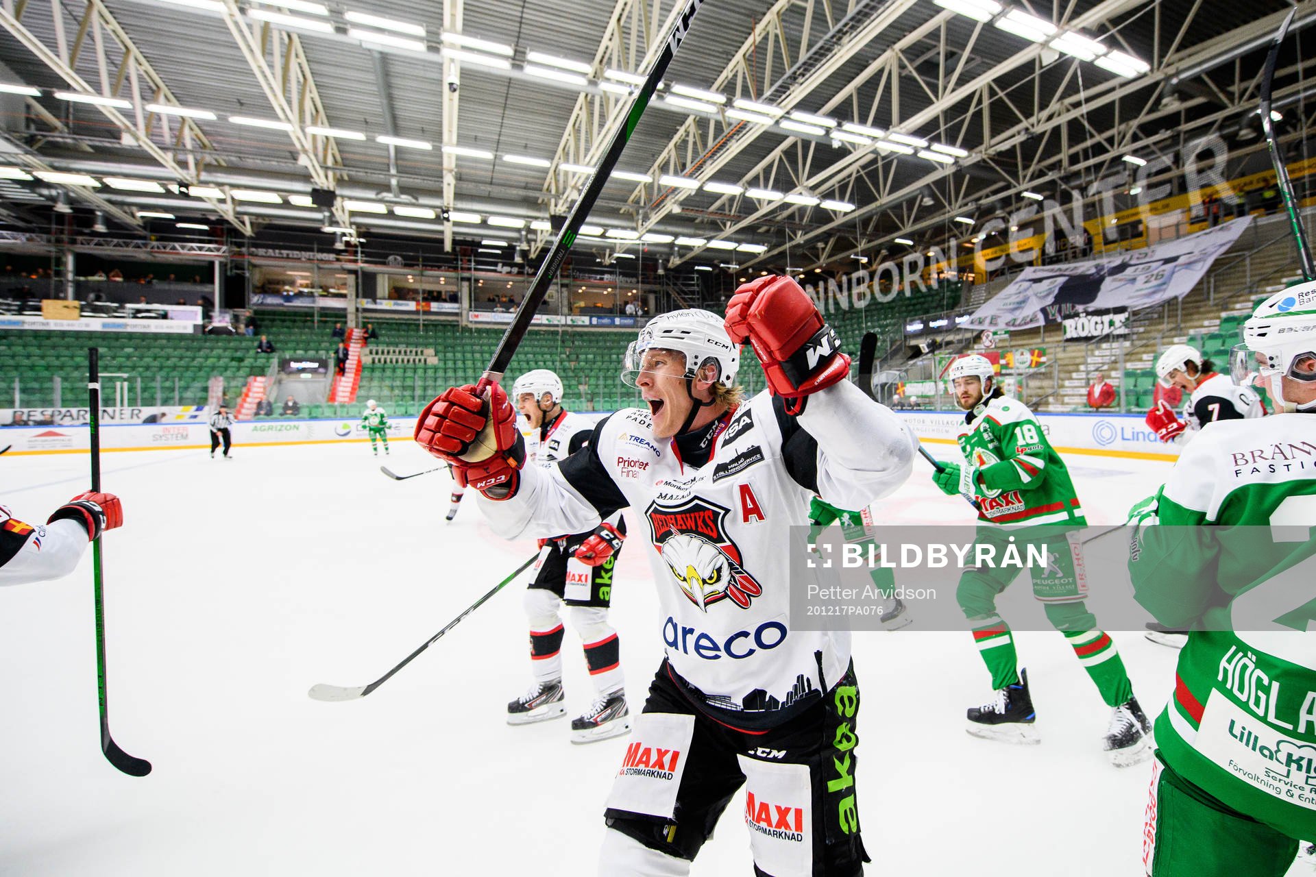 Malmö Redhawks Emil Sylvegård jublar