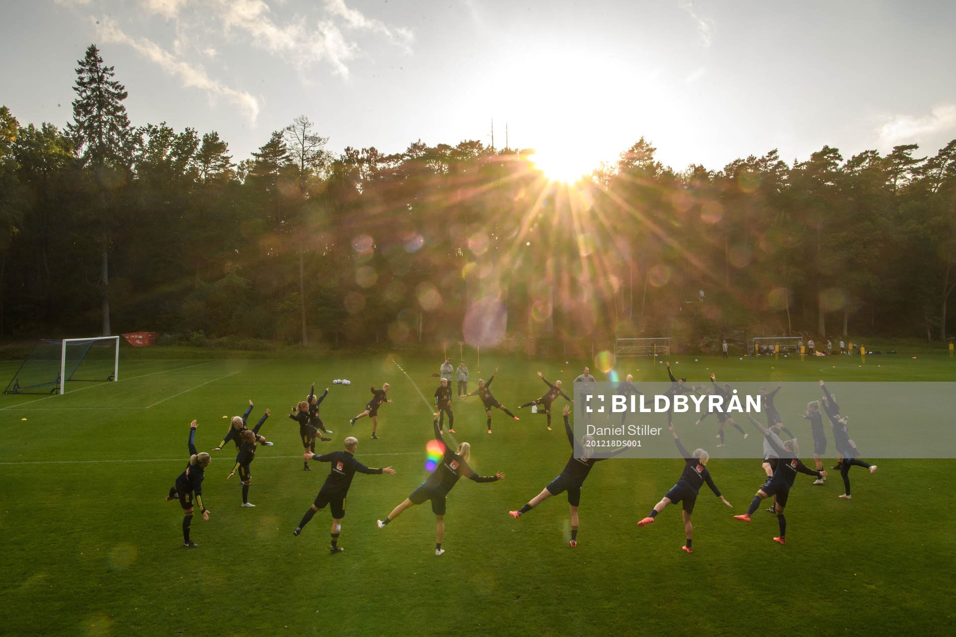 This picture is part of Bildbyrån’s selection of the best sports photos from 2020. Originally published 200914 Players of the Swedish women’s national football team during a training session on September 14, 2020 in Gothenburg, Sweden.