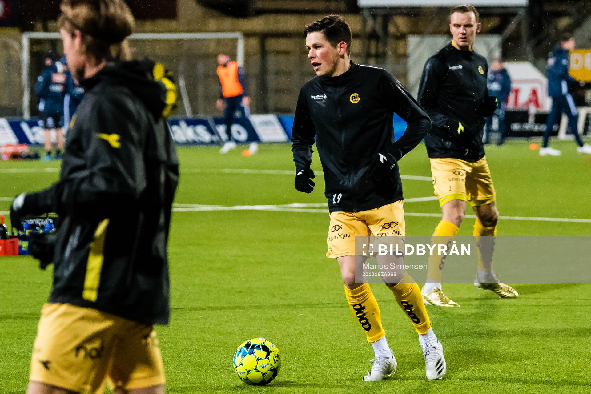 Sondre Brunstad Fet of Bodø/Glimt warms up