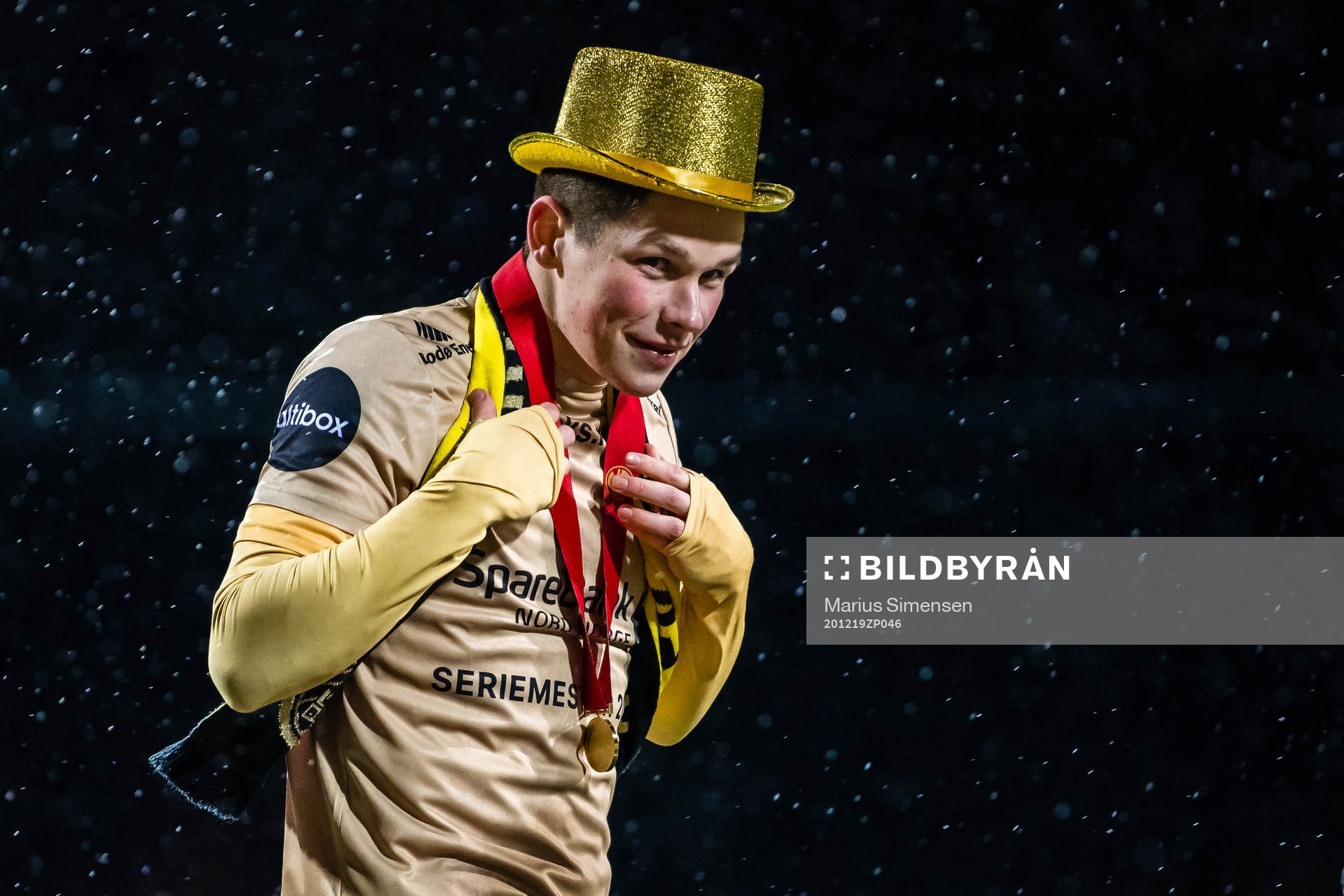 Sondre Brunstad Fet of Bodø/Glimt with the medal