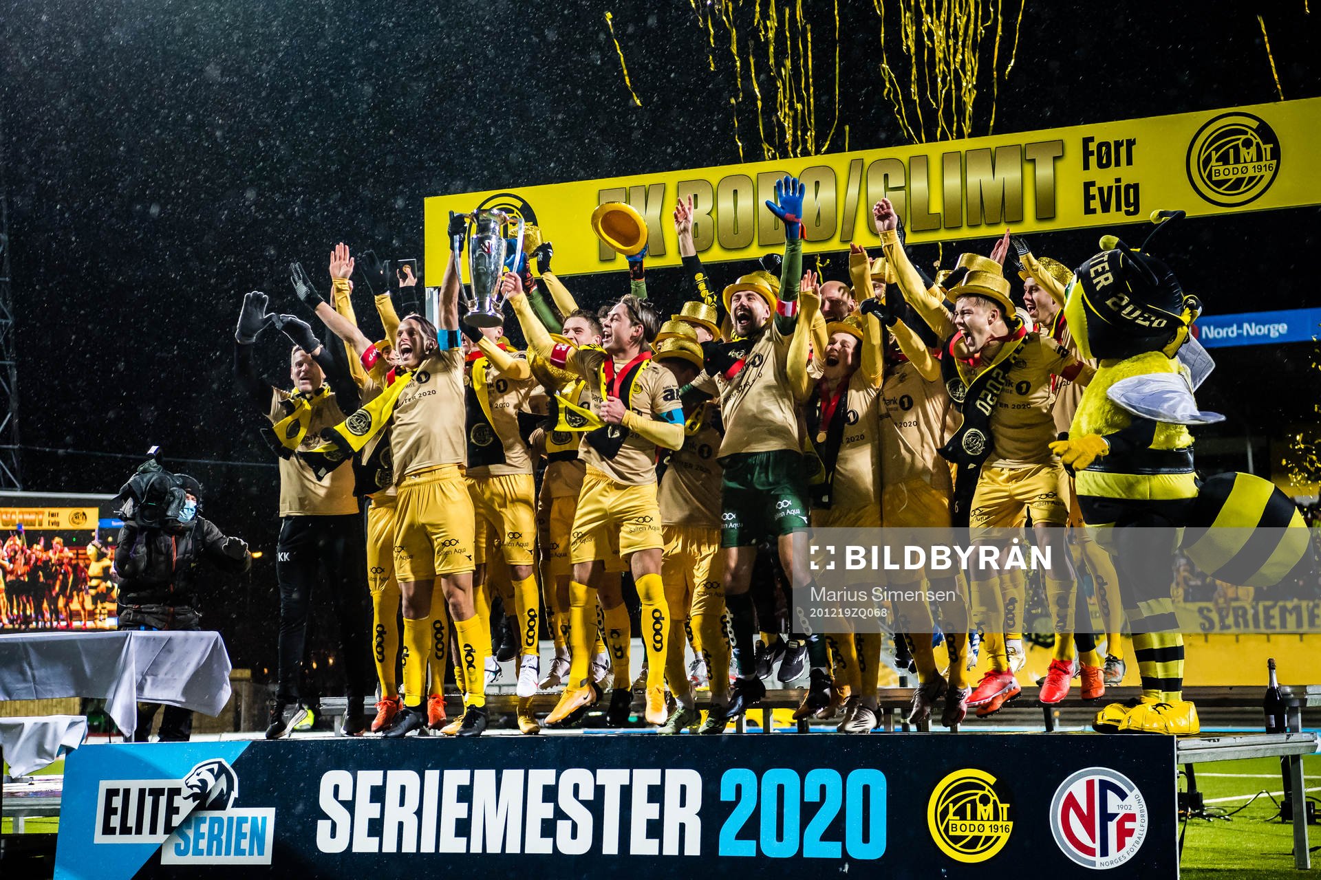 Kjetil Knutsen, head coach of Bodø/Glimt, Ulrik Saltnes, Patrick Berg, Nikita Haikin, Sondre Brunstad Fet, Patrick Berg of Bodø/Glimt celebrates with the trophy after the Eliteserien match between Bodø/Glimt and Viking on December 19, 2020 in Bodø.