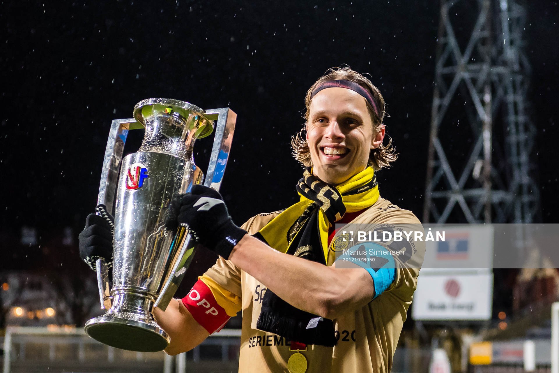 Ulrik Saltnes of Bodø/Glimt celebrates with the trophy