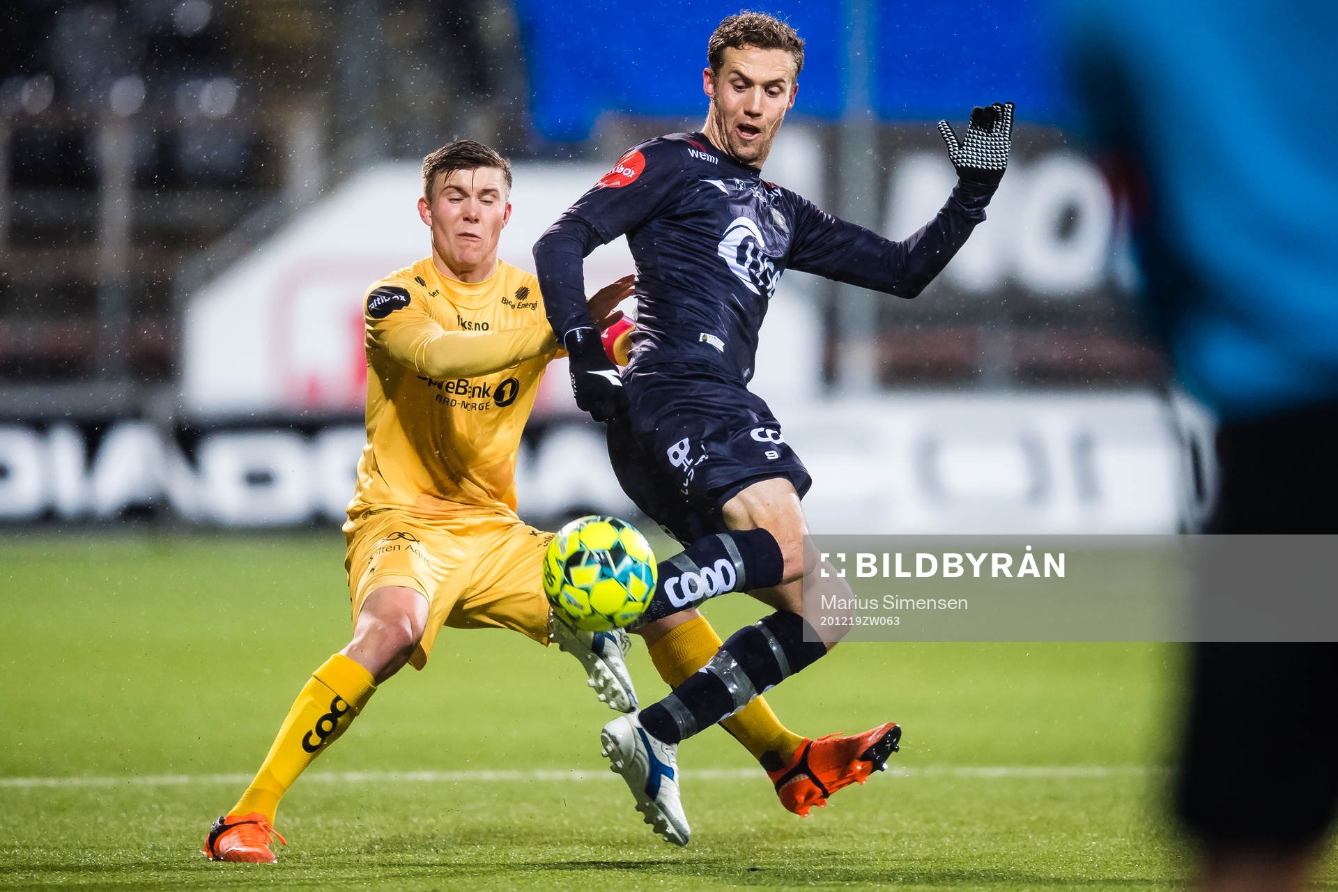 Alfons Sampsted of Bodø/Glimt and Fredrik Torsteinbø of