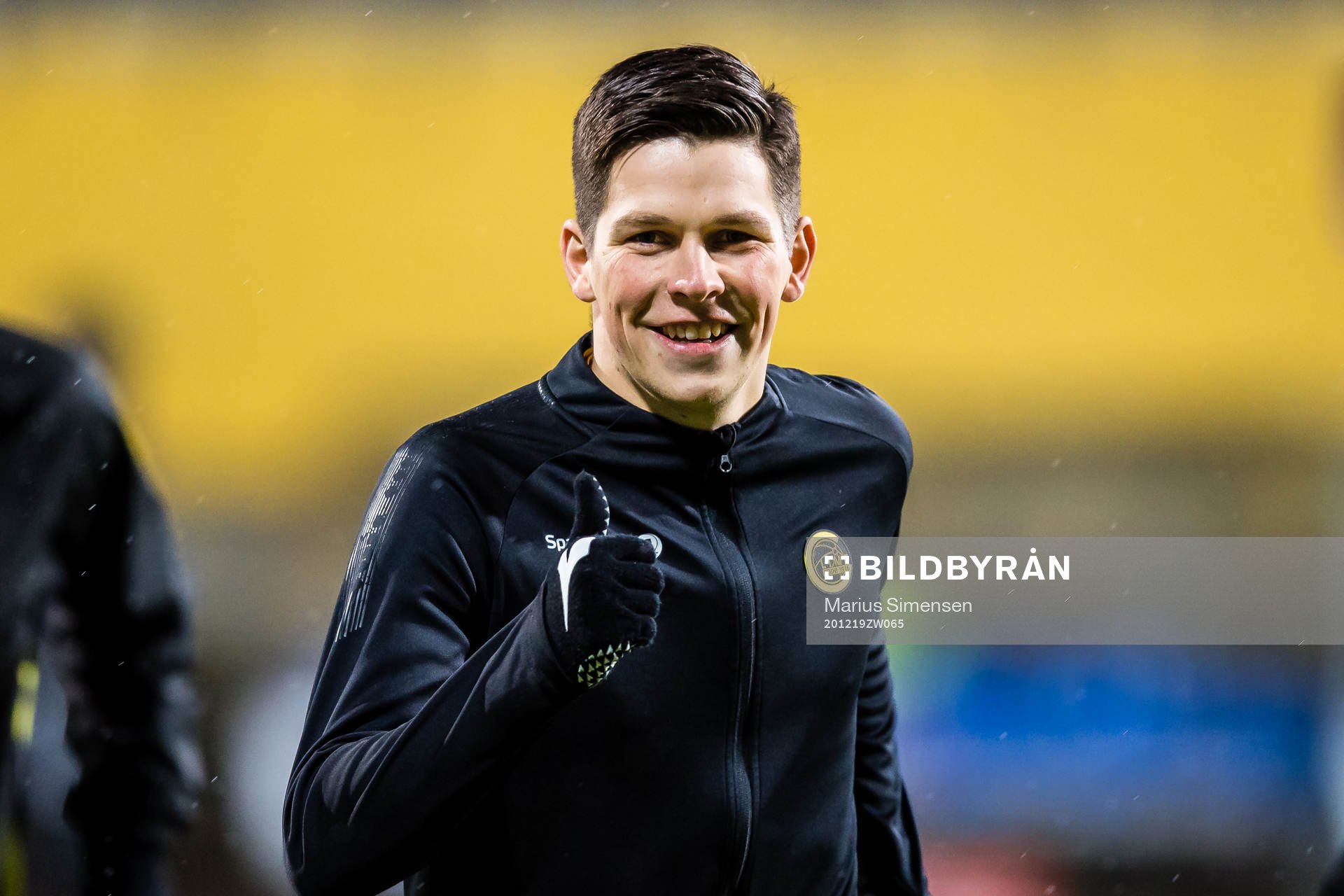 Sondre Brunstad Fet of Bodø/Glimt warms up
