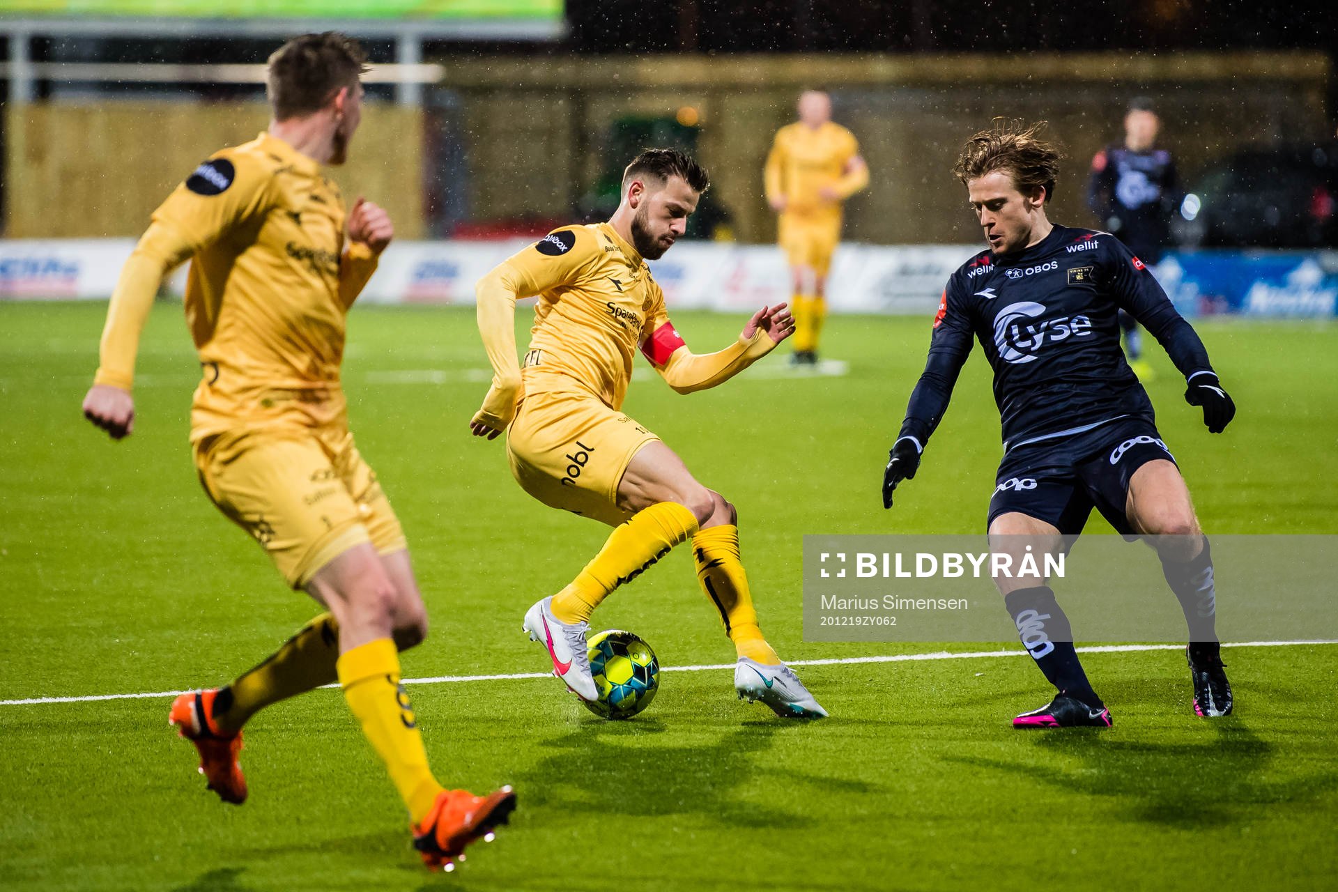 Philip Zinckernagel of Bodø/Glimt and Yann-Erik de Lanlay