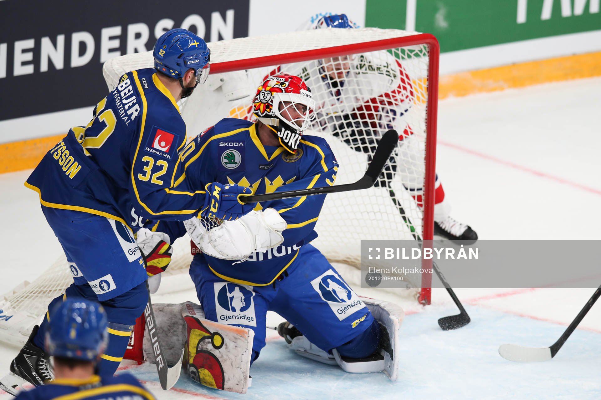 goalkeeper Anders Lindbäck of Sweden concedes the 4-1 goal