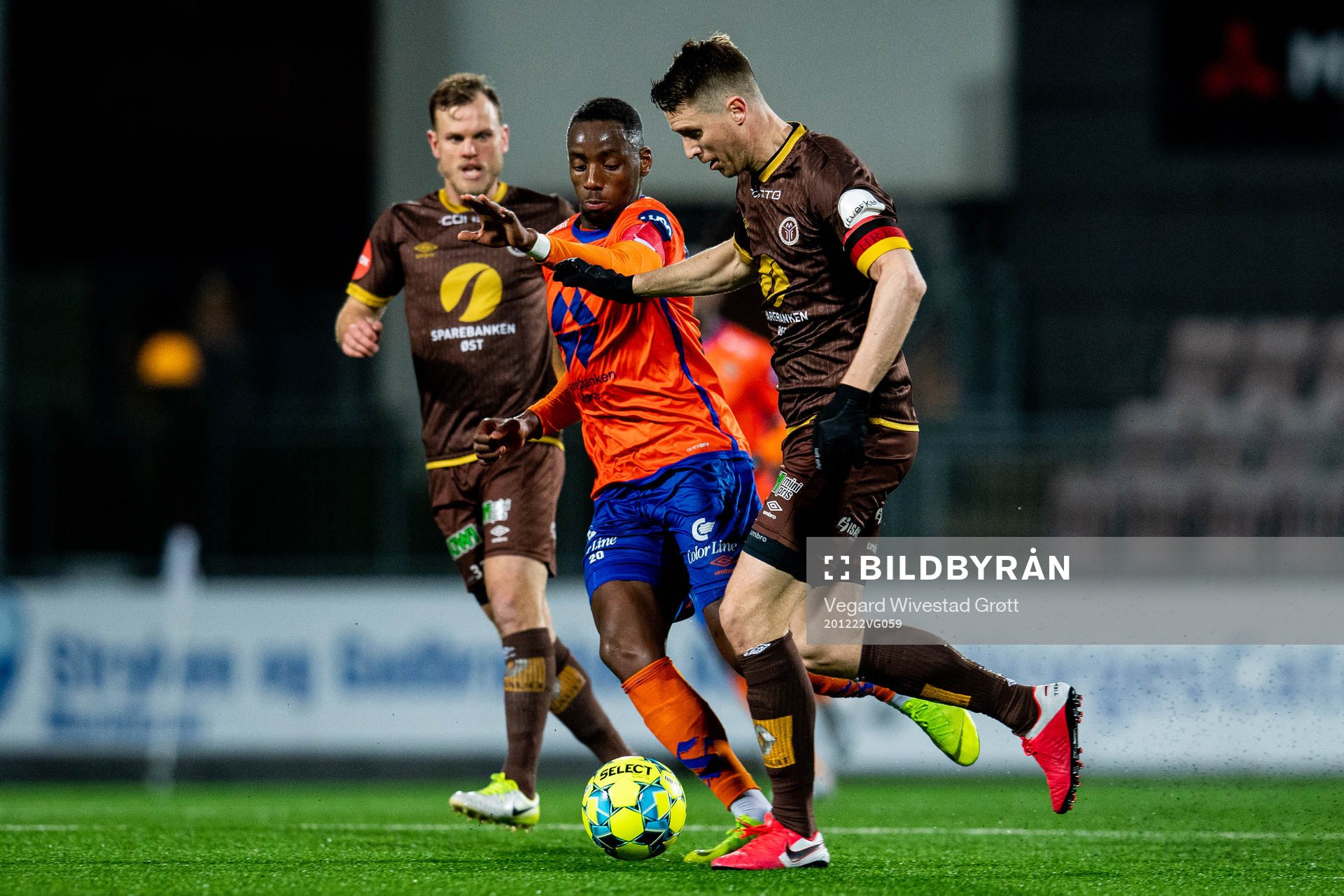 Parfait Bizoza of Aalesund and Christian Gauseth of