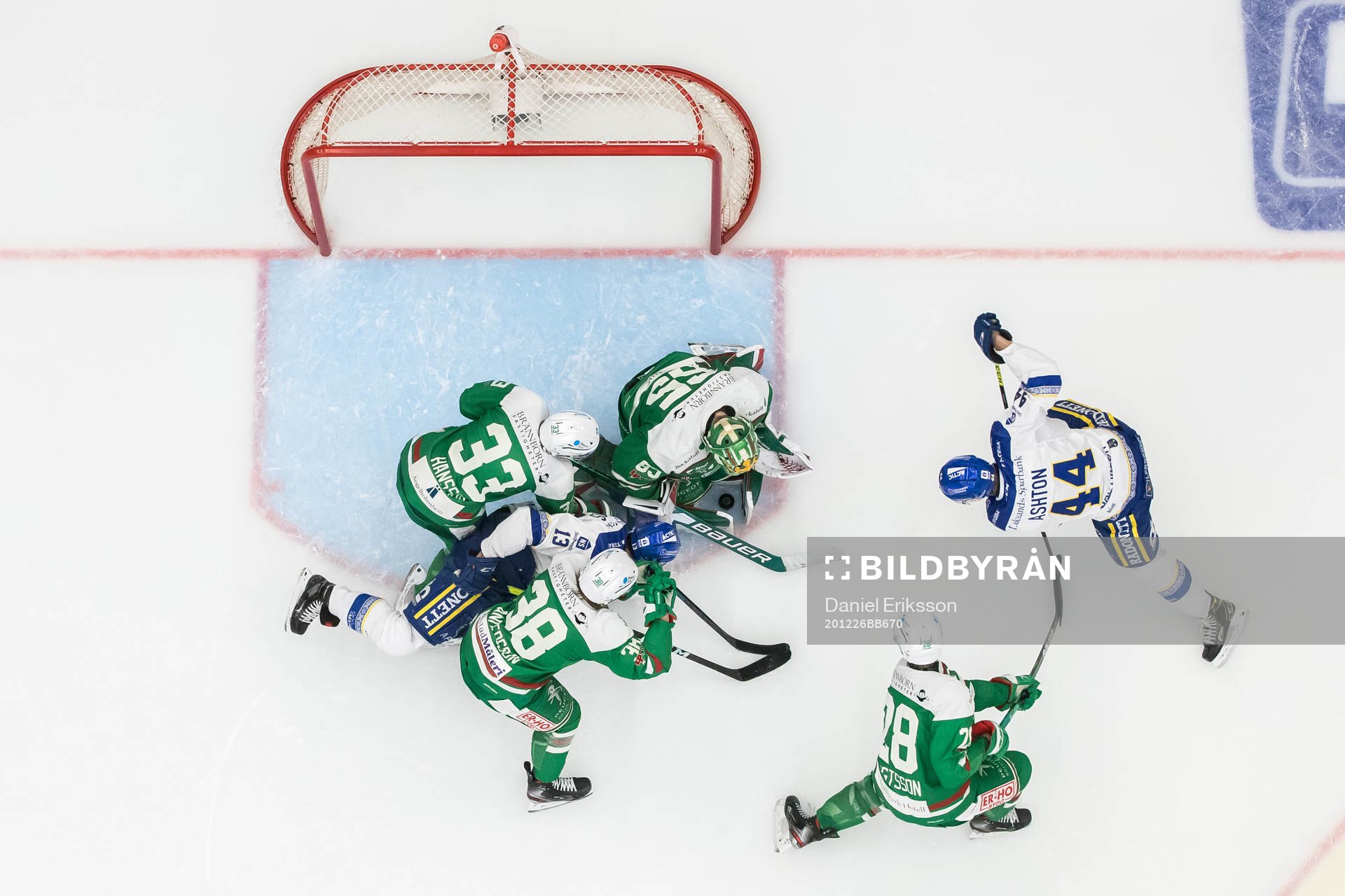 Leksands Jon Knuts och Leksands Carter Ashton framför