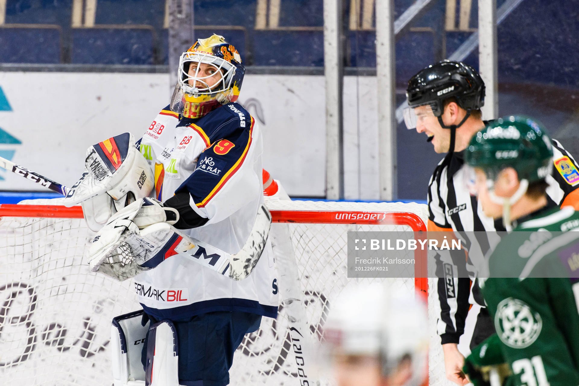Djurgårdens målvakt Niklas Svedberg reagerar