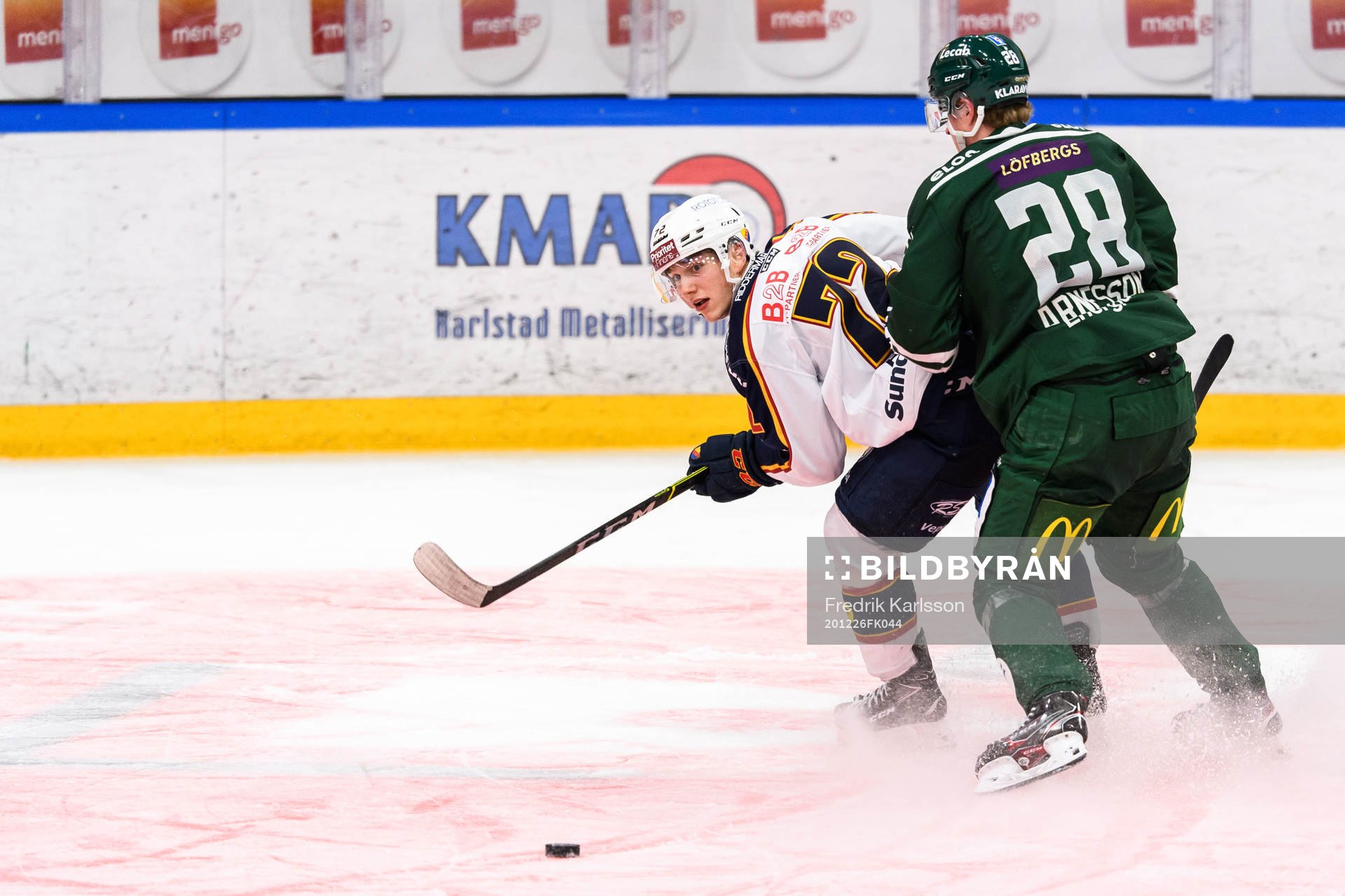 Djurgårdens William Eklund och Färjestads Linus Arnesson