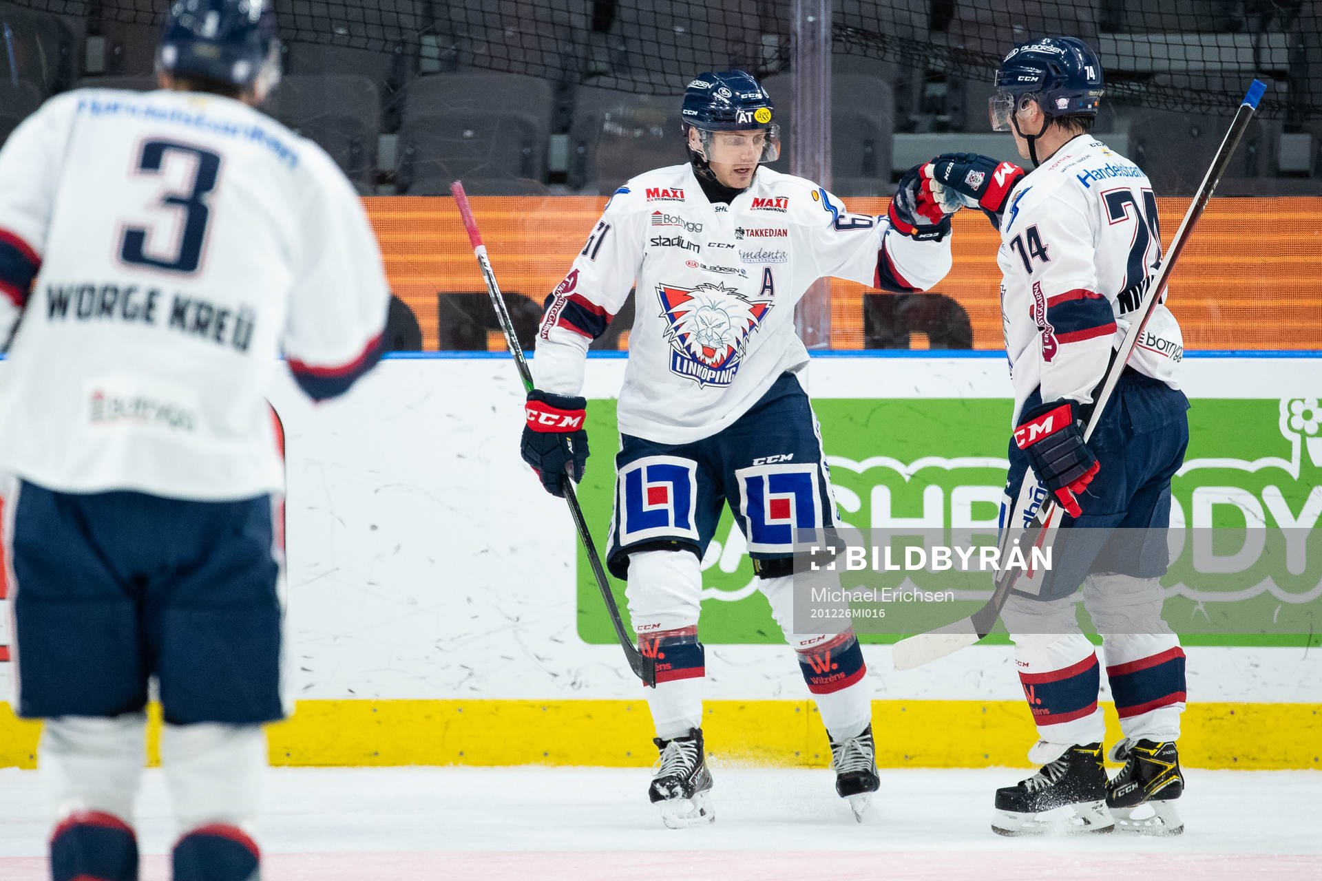 Linköpings Markus Ljungh jublar med Petteri Nikkilä