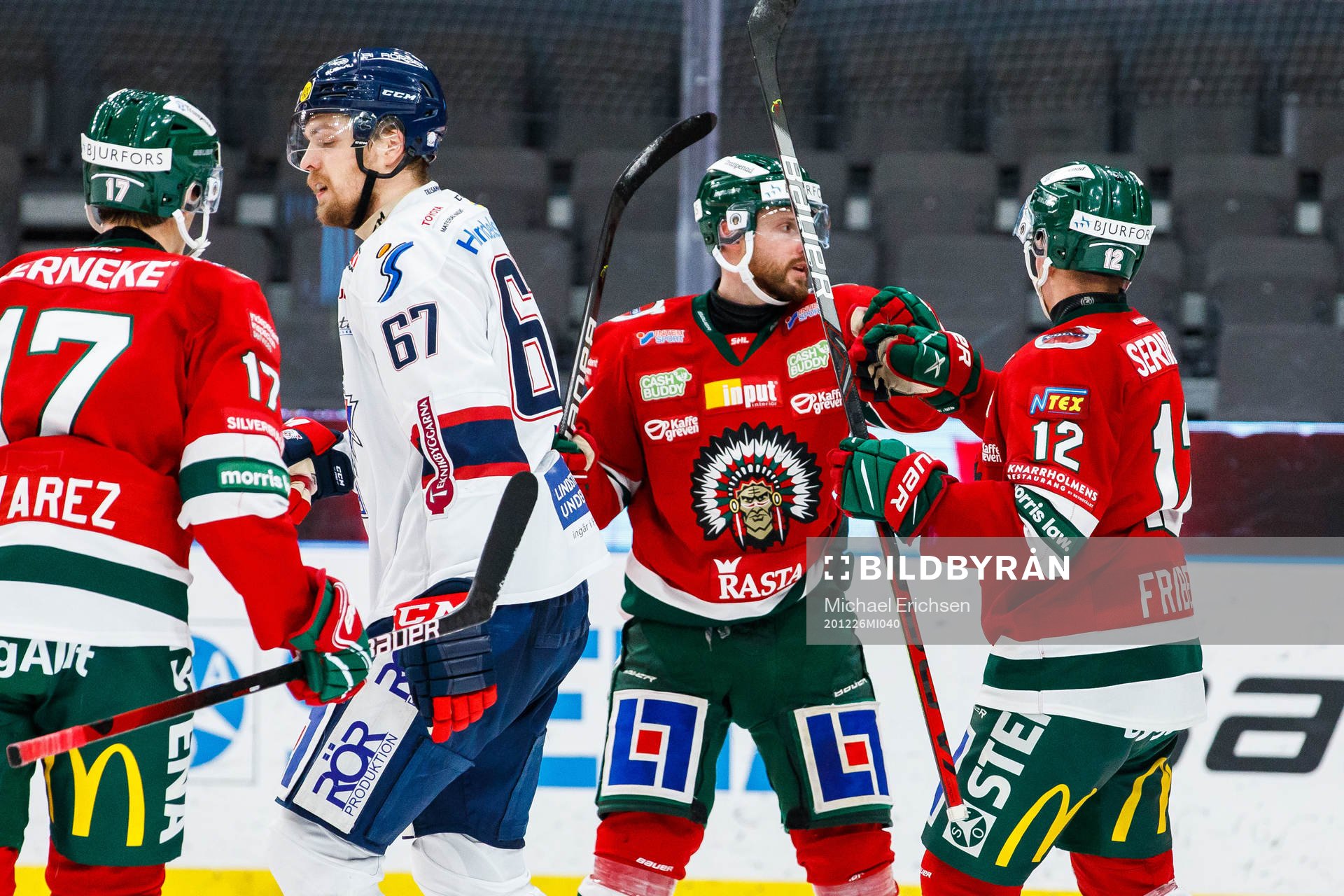 Frölundas Jan Mursak jublar med lagkamrater