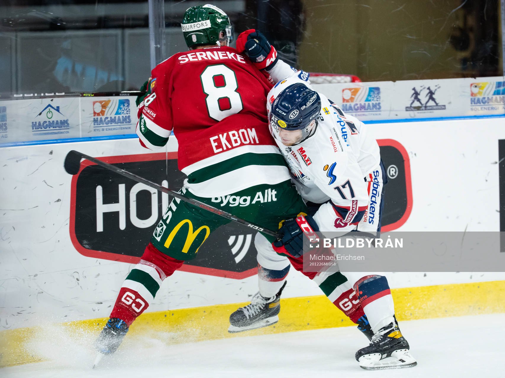Frölundas Viktor Ekbom och Linköpings Niko Ojamäki