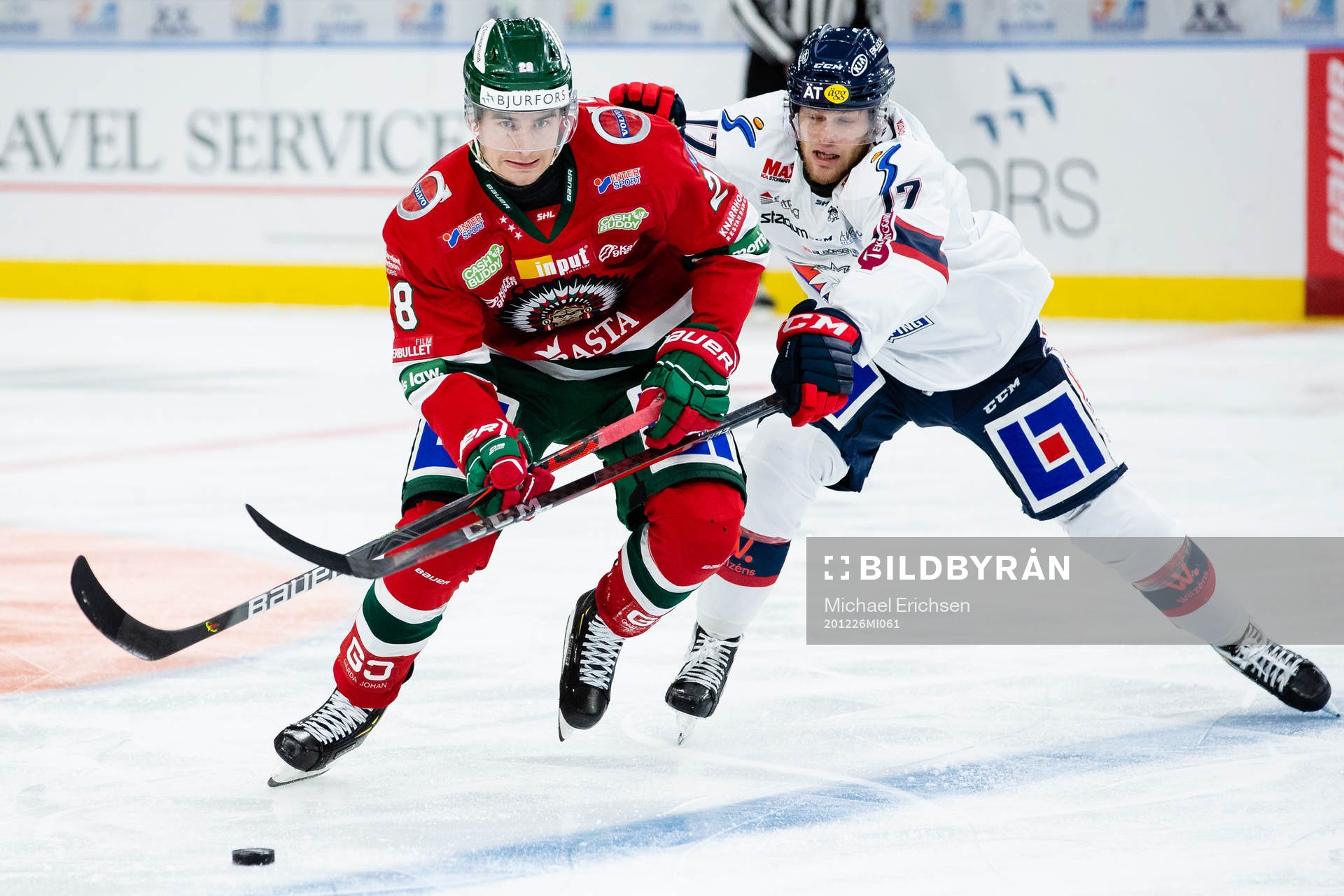 Frölundas Johan Sundström och Linköpings Niko Ojamäki