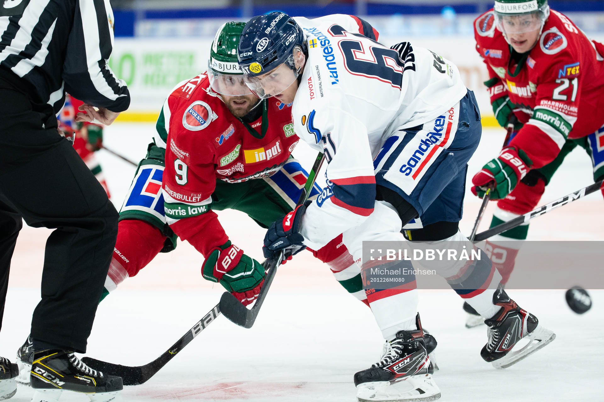 Linköpings Markus Ljungh vinner en tekning mot Frölundas