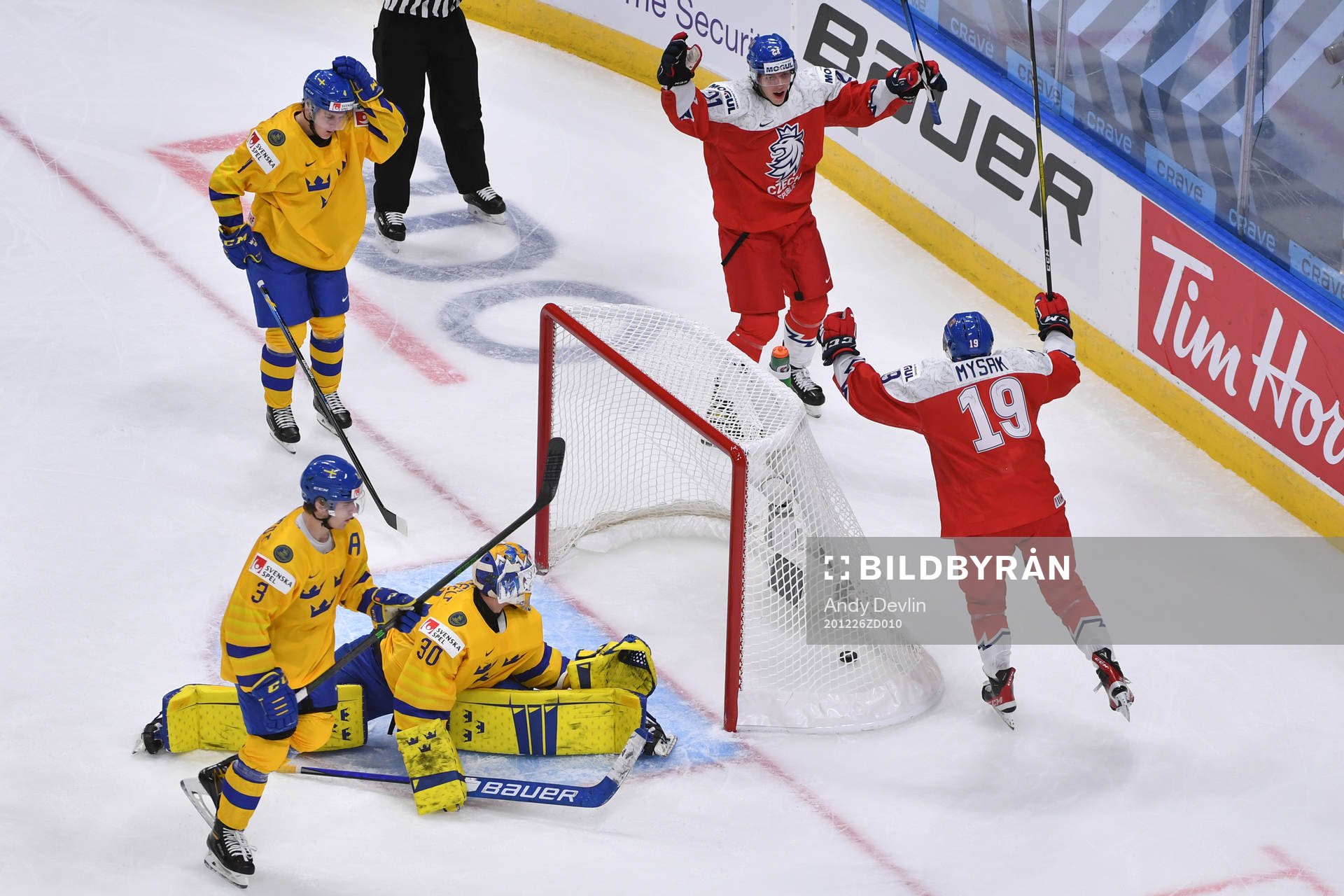 Jan Mysak celebrates a first period goal