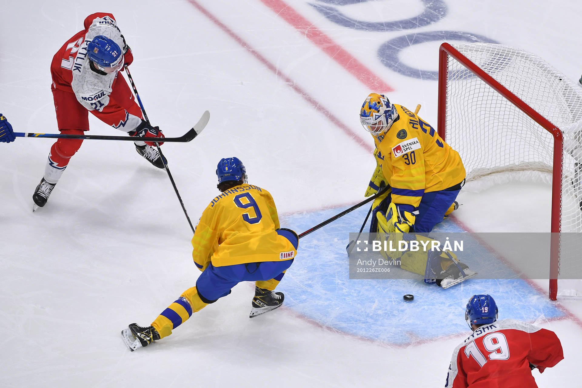 Hugo Alnefelt makes a save