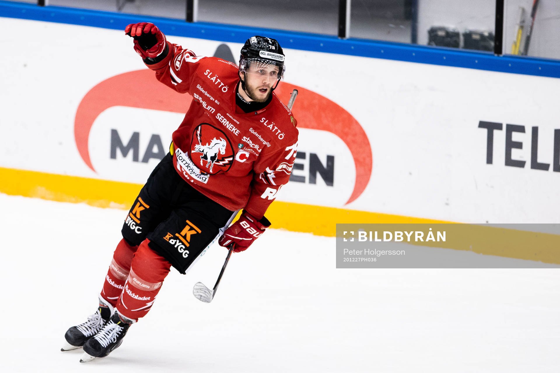 Vita Hästens Emil Lundberg jublar